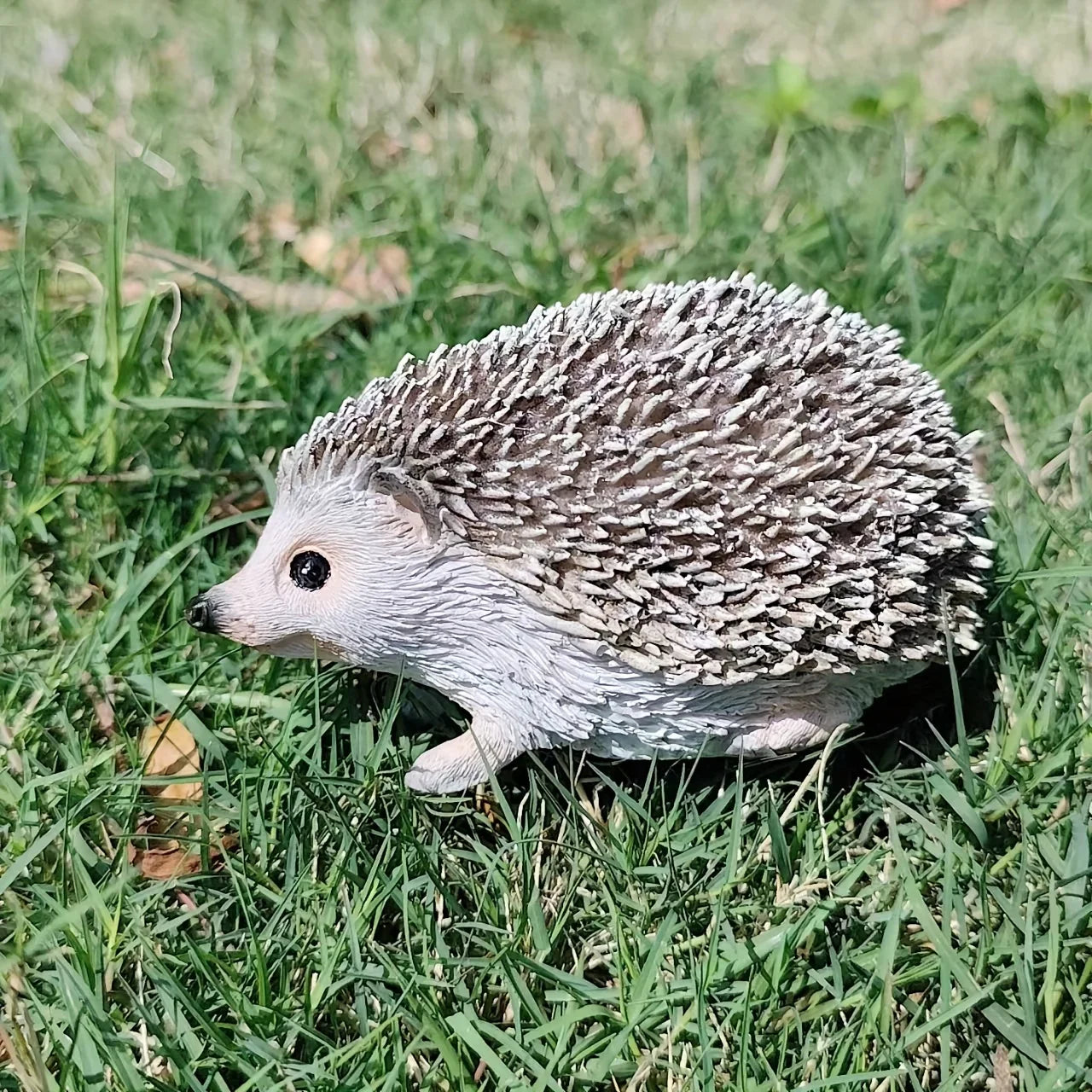 [Charming Hedgehog Statue] Resin Hedgehog Statue - Charming Outdoor/Indoor Decor for Living Room, Bedroom, Entryway, Garden - Realistic Fur Texture, Detailed Craftsmanship - Perfect Valentine's Day Gift & Home Decoration House Of Avana