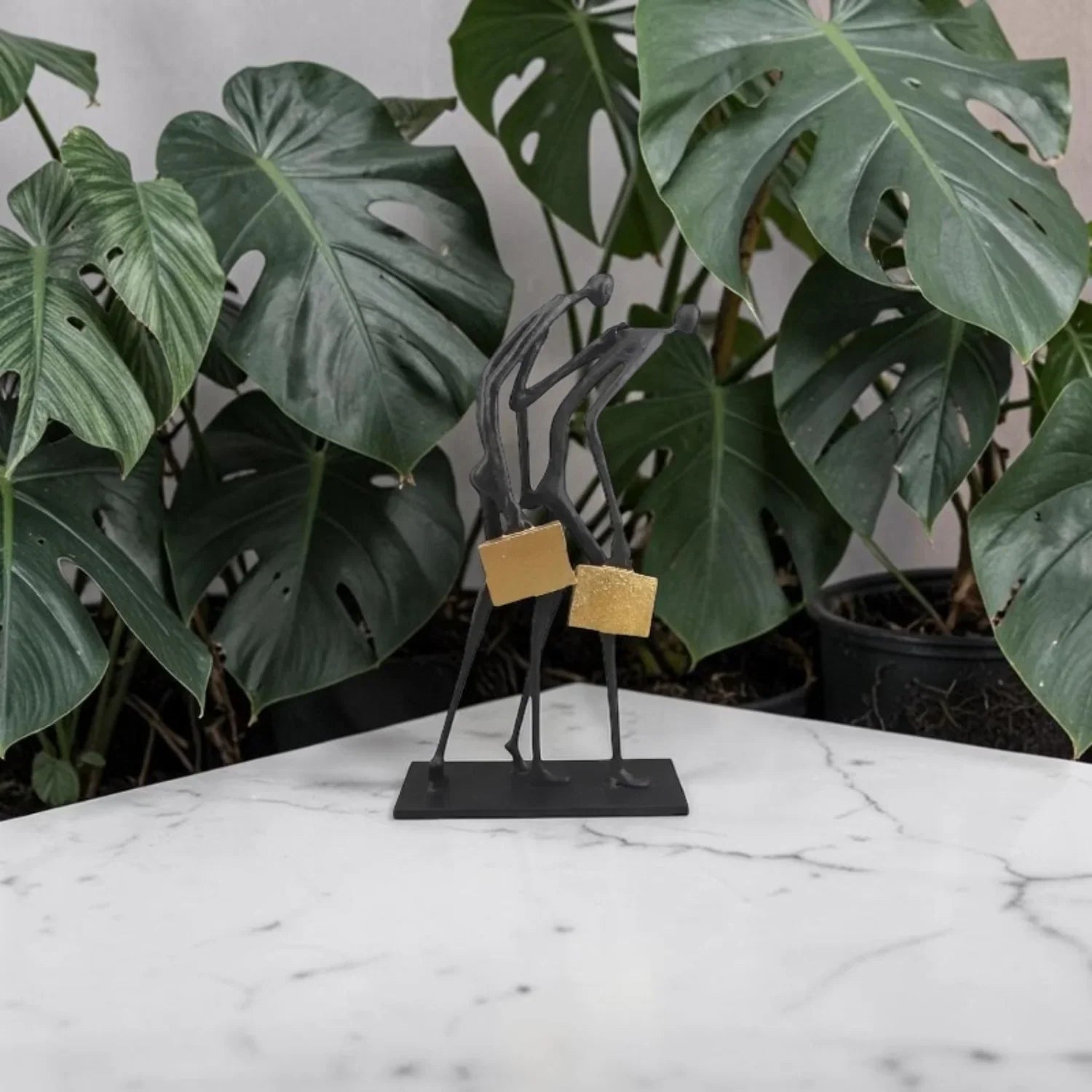 Abstract Teamwork Human Sculpture – Modern Metal Home Decor