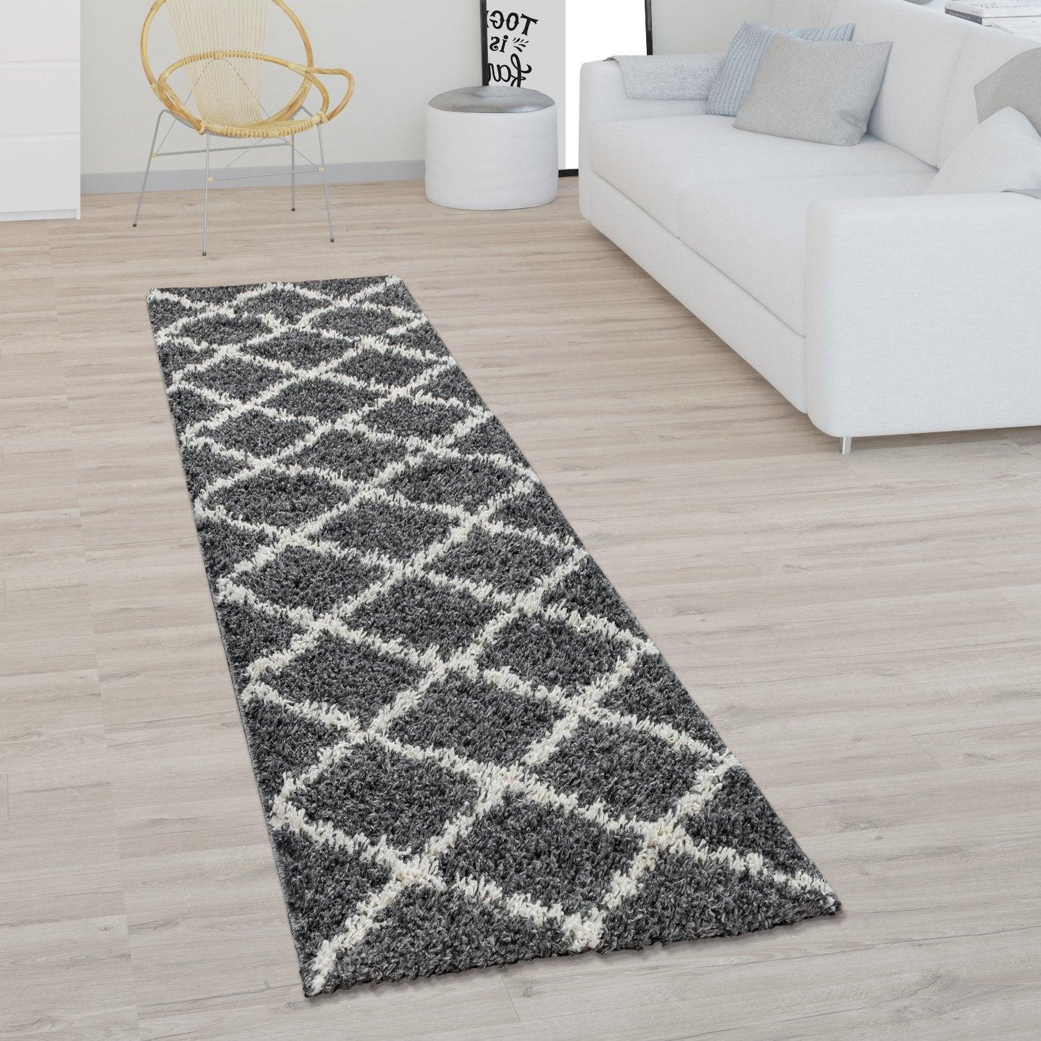Shag Rug Dark Gray with Diamond Pattern Scandi Design, detail shot - House Of Avana