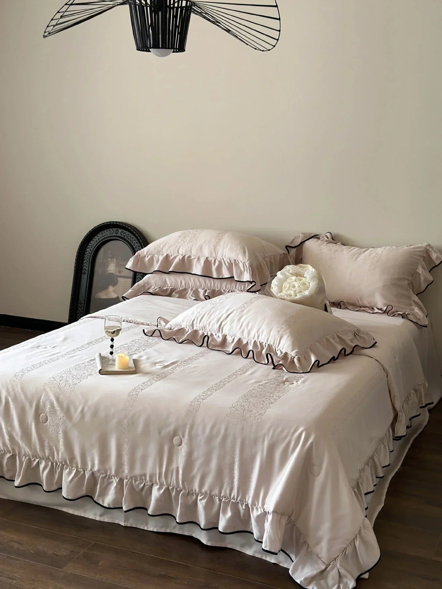 Silky Ruffle Blanket Comforter Set / White Ever Lasting