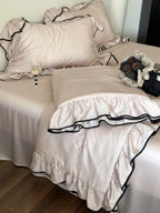 Silky Ruffle Blanket Comforter Set / White Ever Lasting