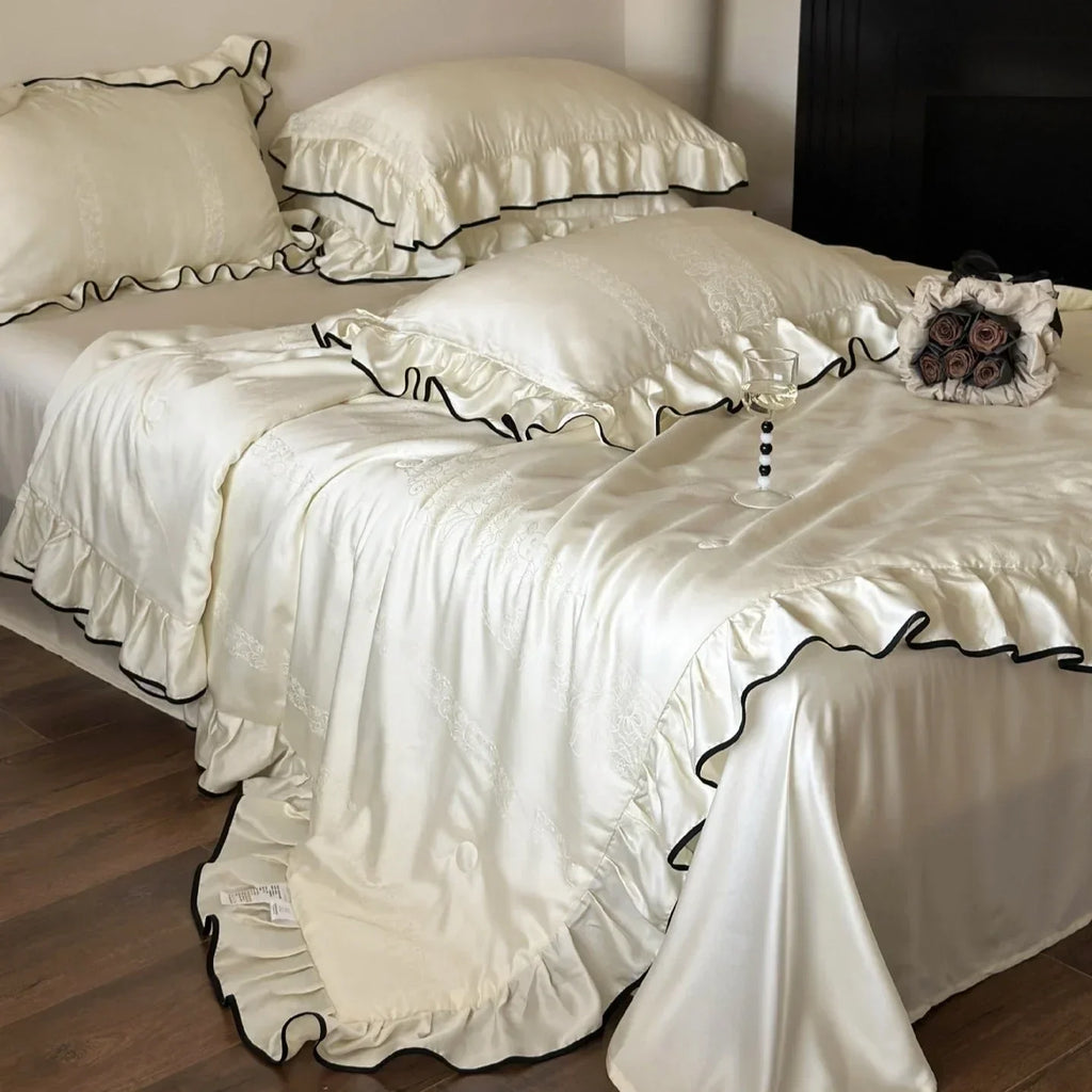 Silky Ruffle Blanket Comforter Set / White Ever Lasting