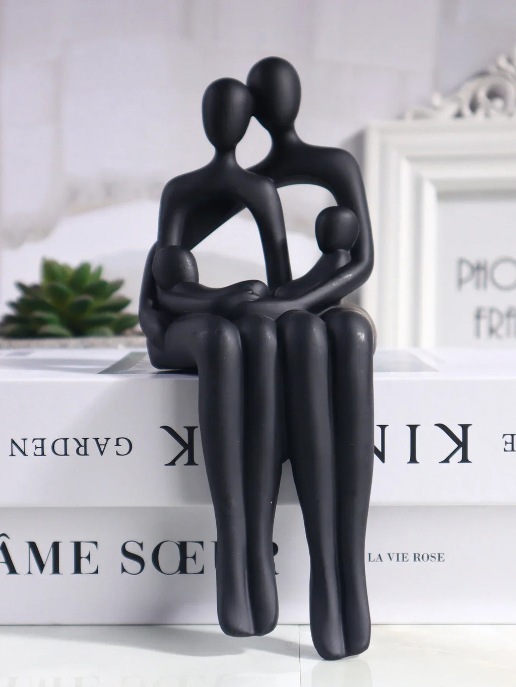 Modern Minimalist style Abstract Family Statue - House Of Avana