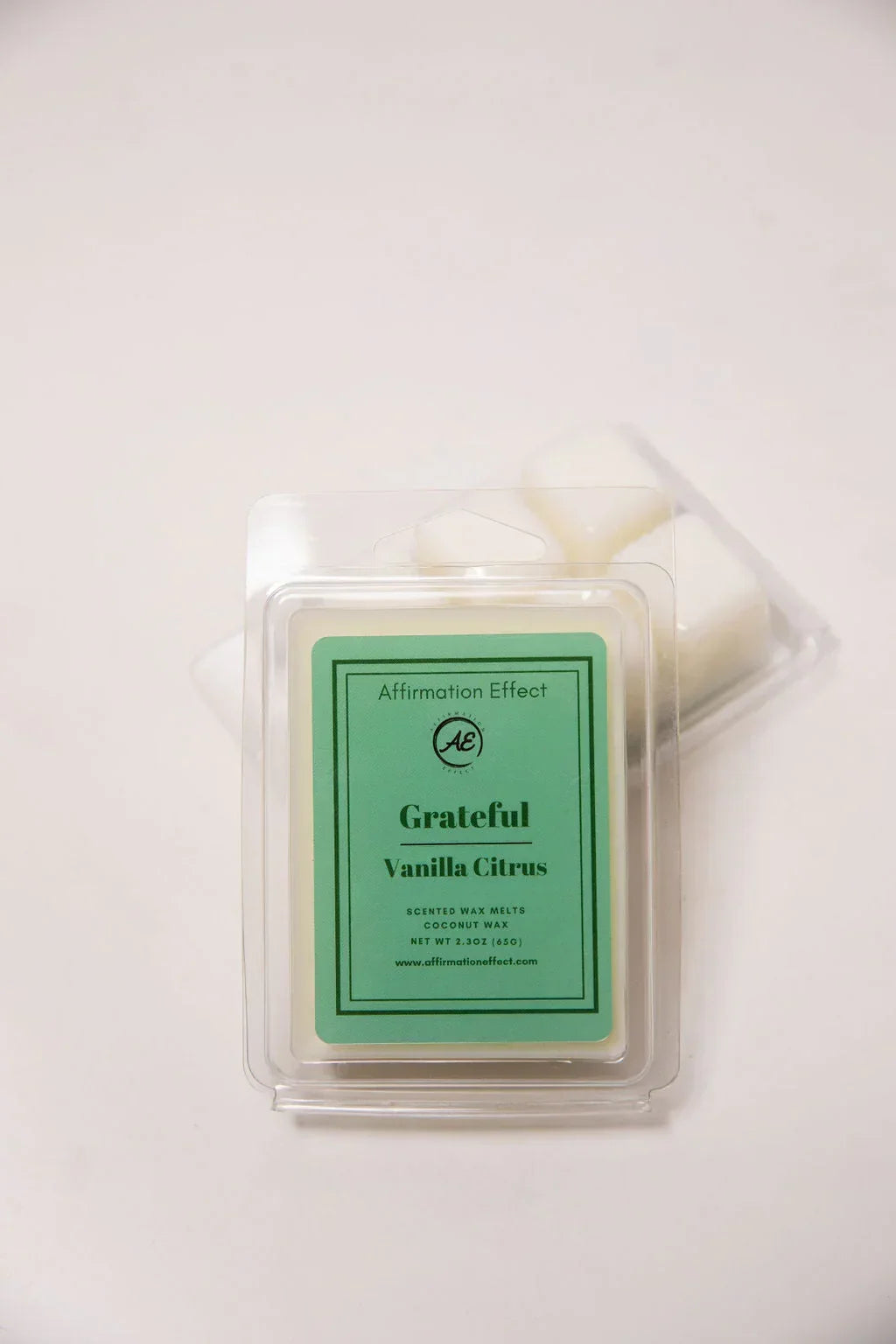 Vanilla Citrus "grateful" Affirmation Candle - 17.5 Oz, detail shot - House Of Avana