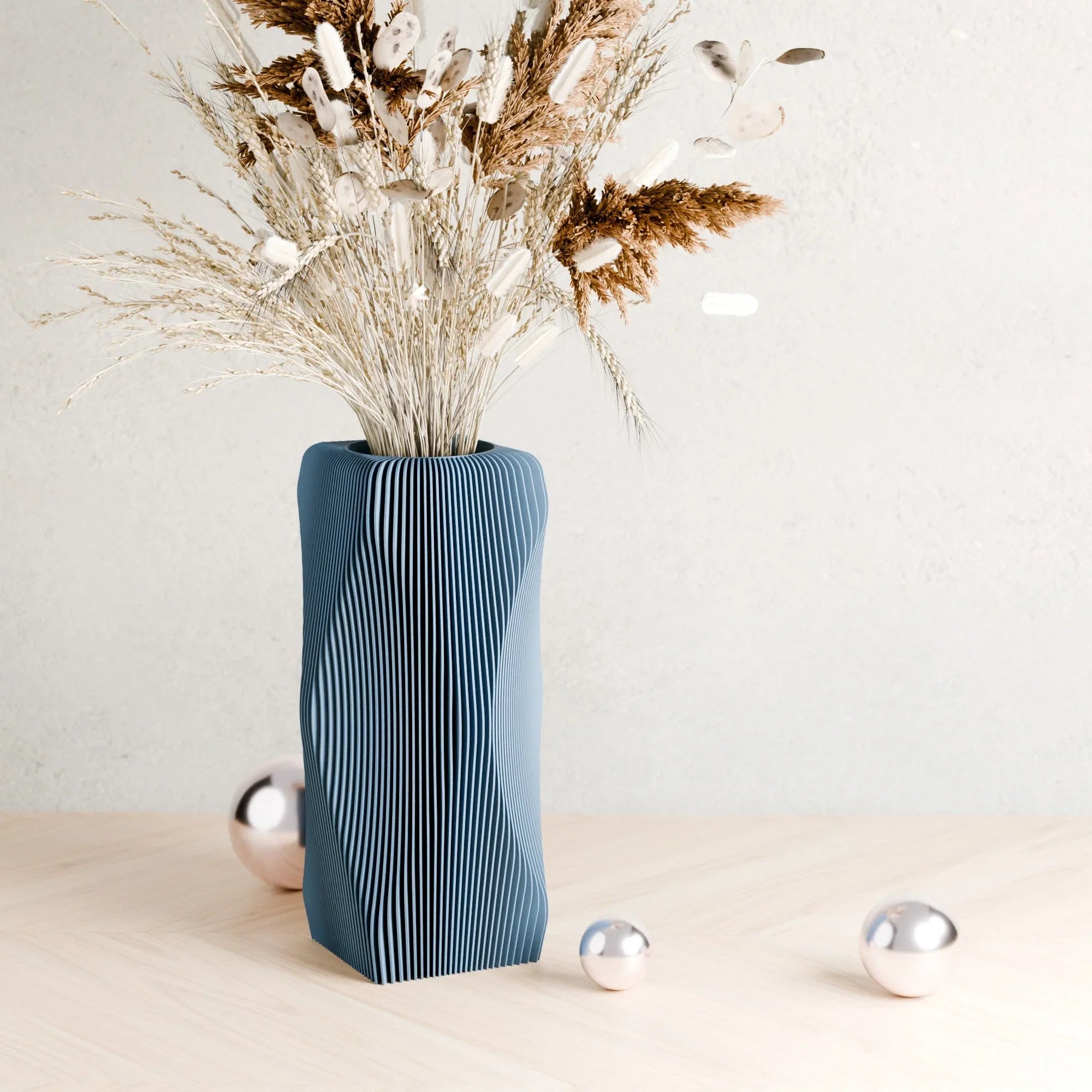 Xenova Vase, side view - House Of Avana