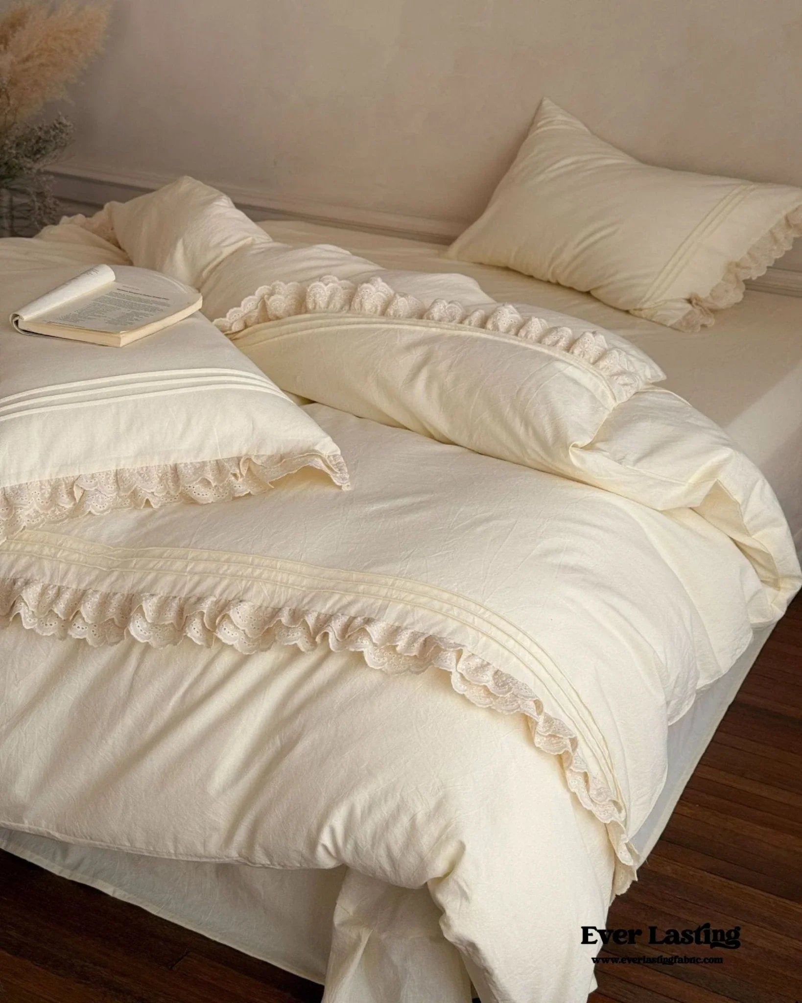 Accordion Pleated Lace Ruffled Bedding Set Ever Lasting