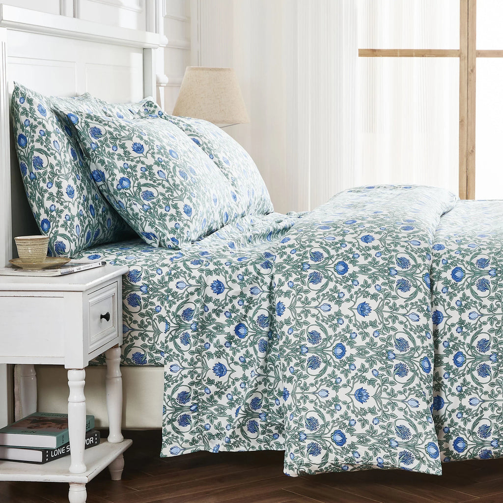 Arts & Crafts Floral Printed Duvet Set, angled view - House Of Avana