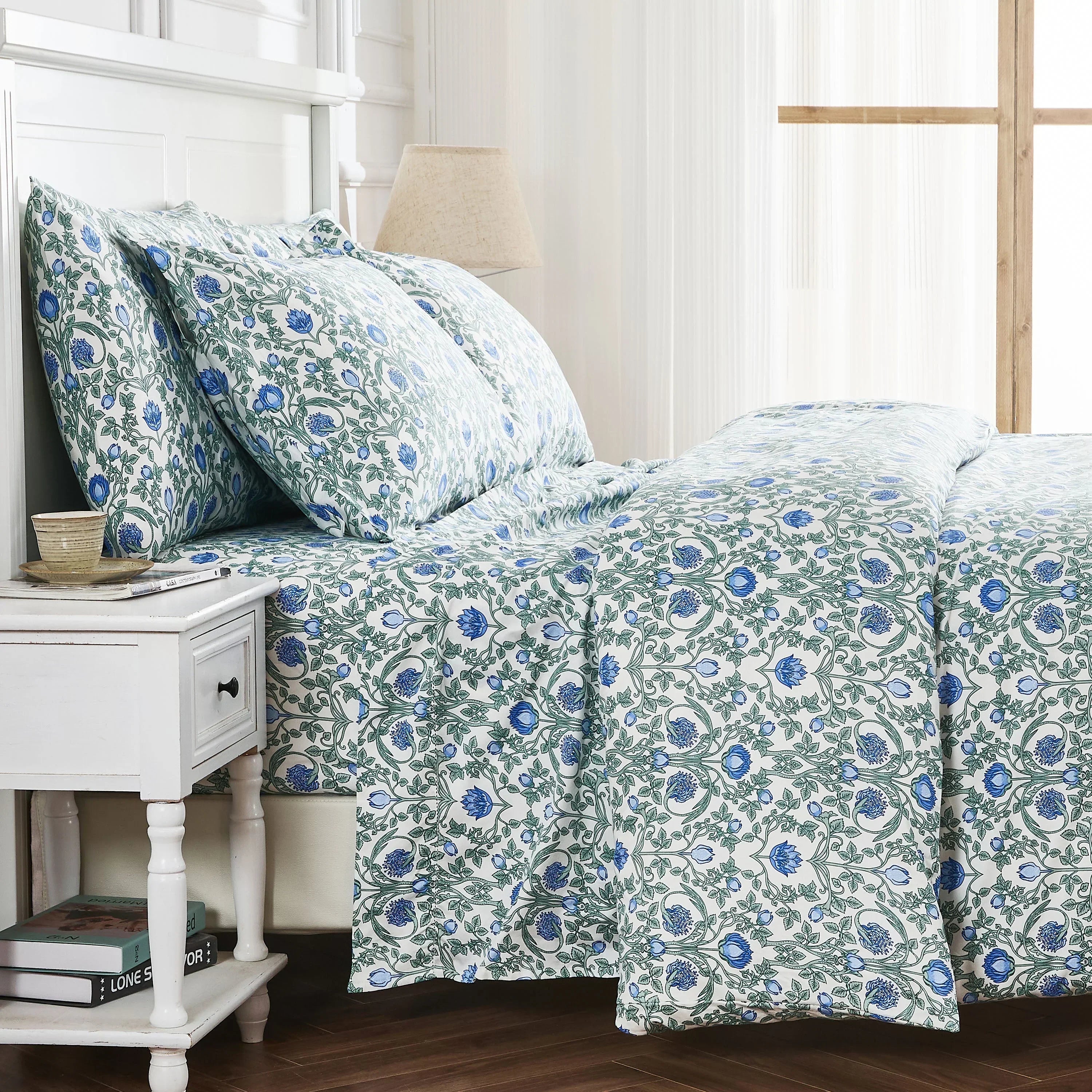Arts & Crafts Floral Printed Duvet Set, angled view - House Of Avana