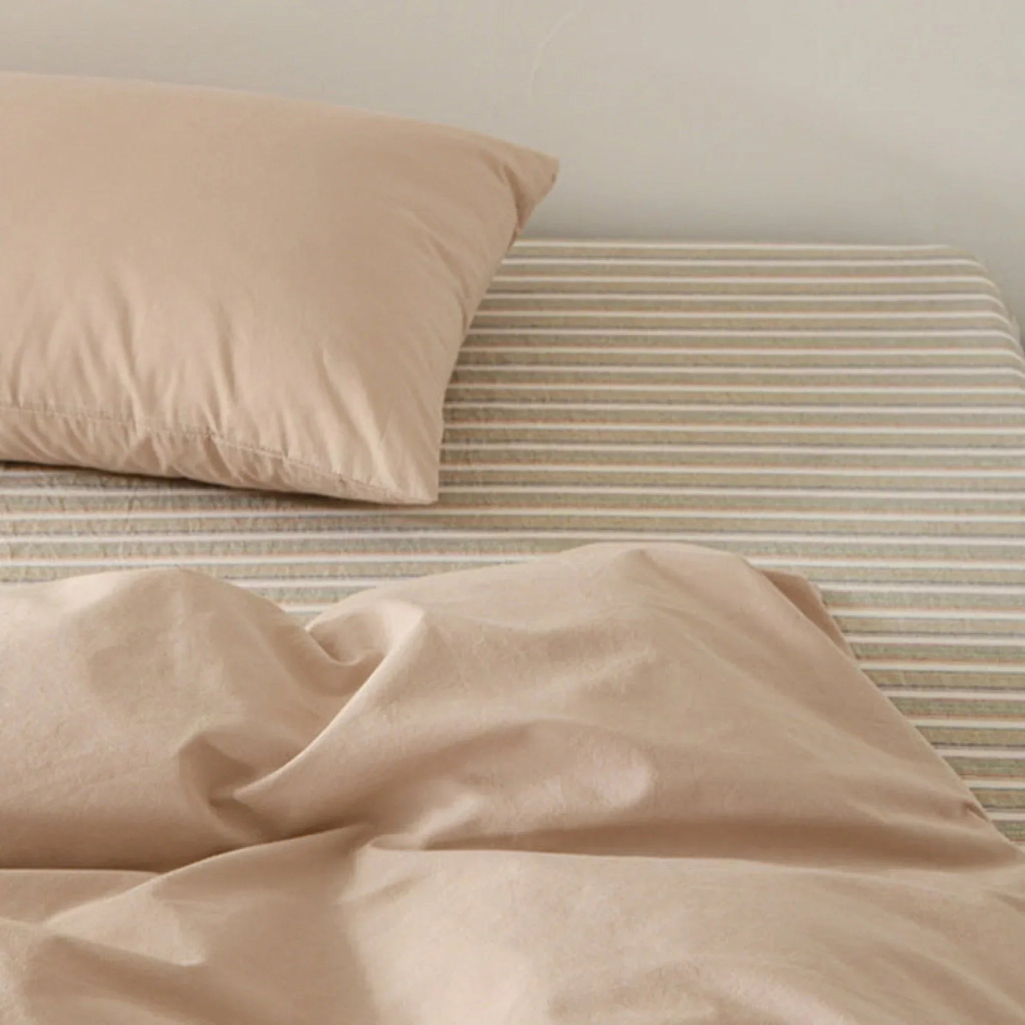 Ava Vintage Striped Cotton Bedding Set / Beige Solid, side view - House Of Avana