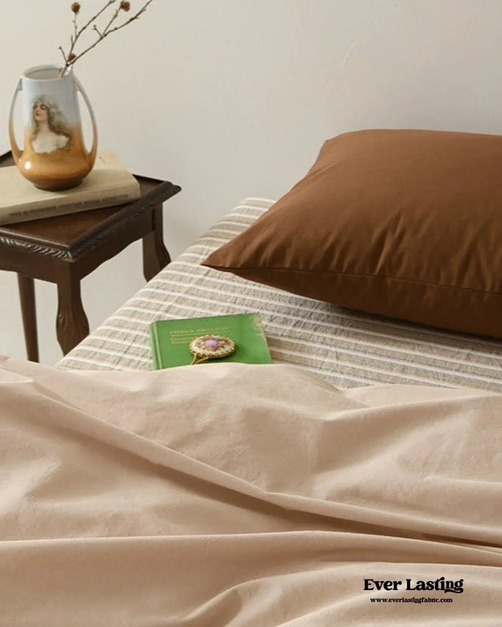 Ava Vintage Striped Cotton Bedding Set / Beige Solid, detail shot - House Of Avana