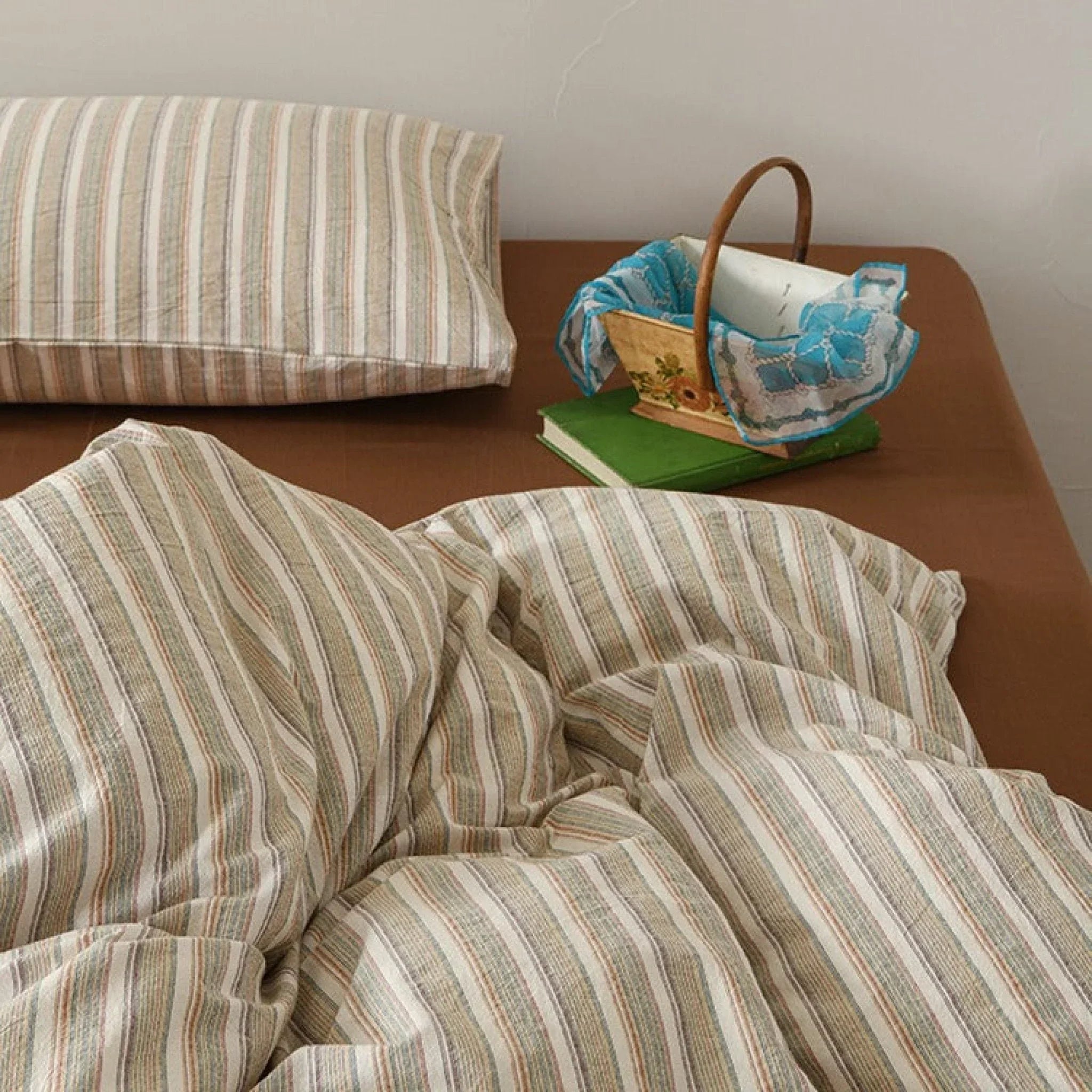 Ava Vintage Striped Cotton Bedding Set / Beige Solid, top view - House Of Avana
