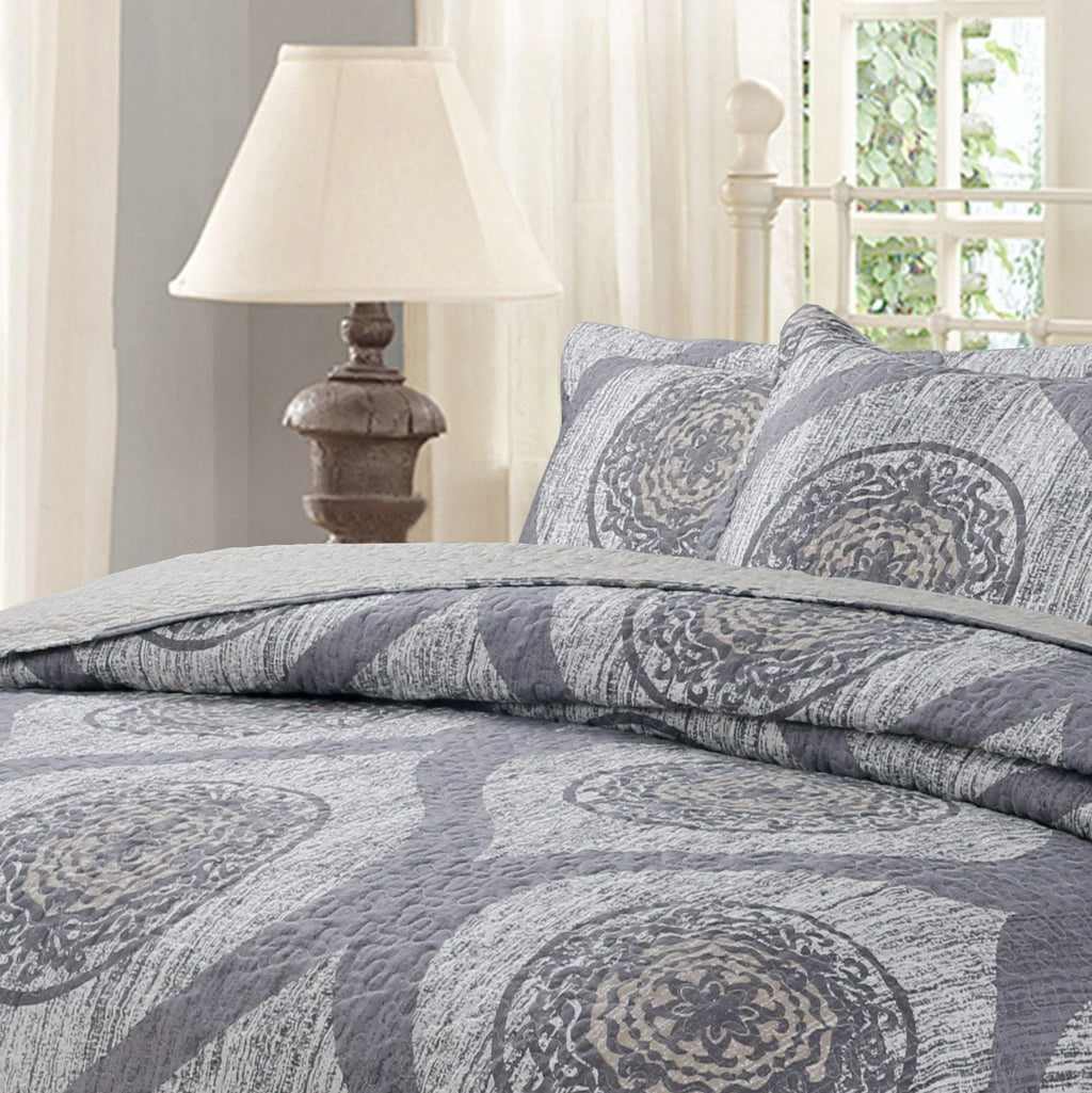 DaDa Bedding Rustic Grey Mosaic Distressed Medallion Reversible Quilted Bedspread Set (SD16299) DaDalogy Bedding Collection