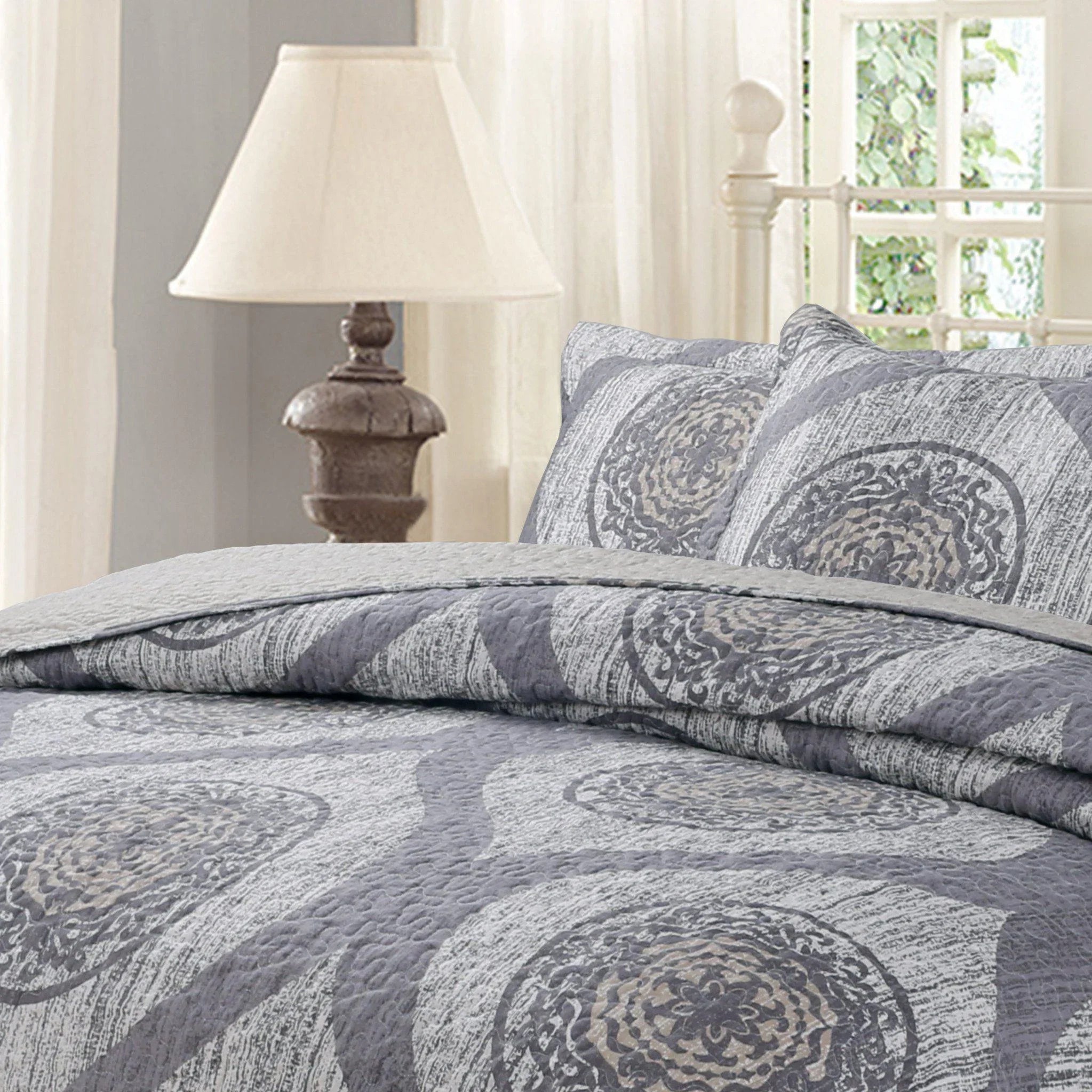 DaDa Bedding Rustic Grey Mosaic Distressed Medallion Reversible Quilted Bedspread Set (SD16299) DaDalogy Bedding Collection
