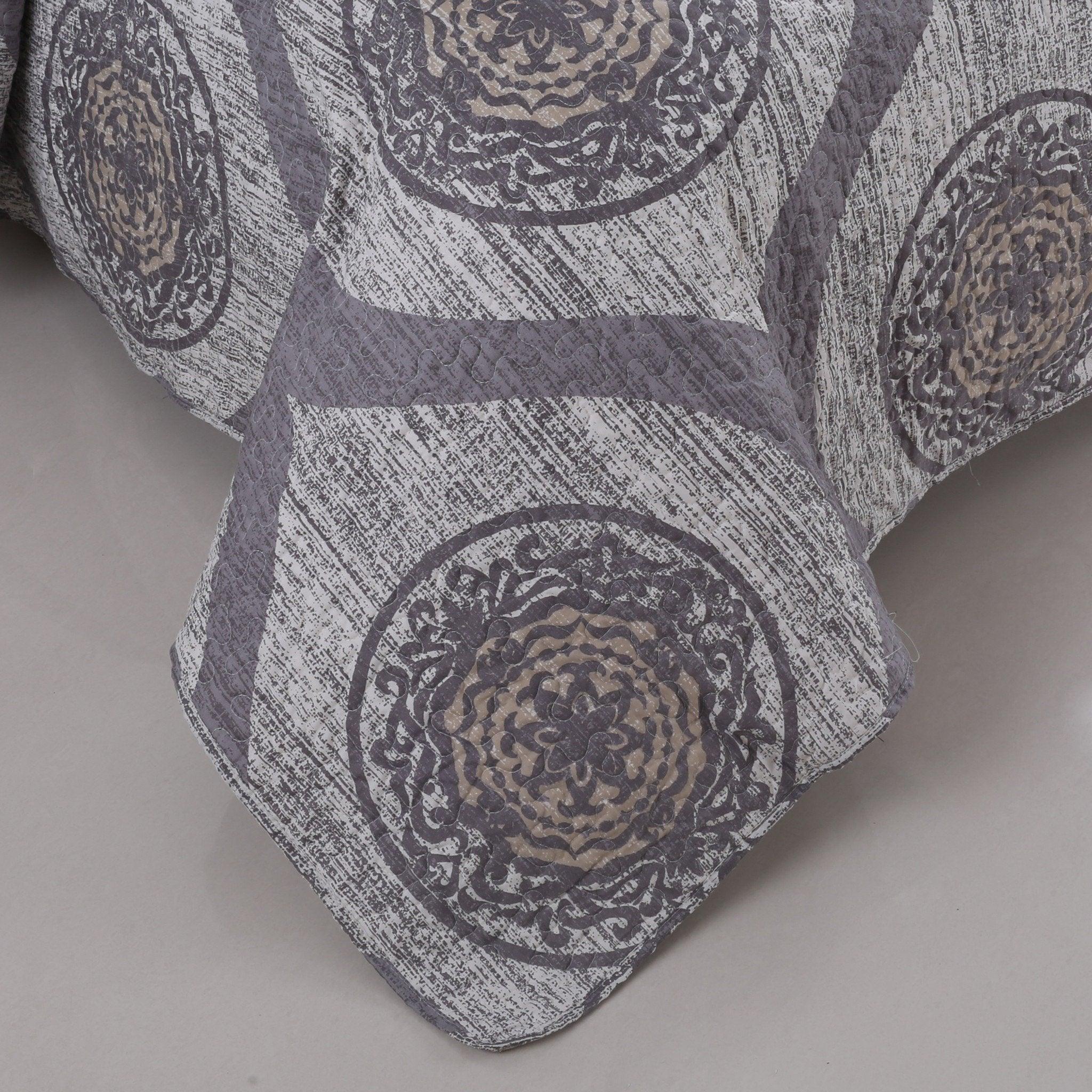 DaDa Bedding Rustic Grey Mosaic Distressed Medallion Reversible Quilted Bedspread Set (SD16299) DaDalogy Bedding Collection