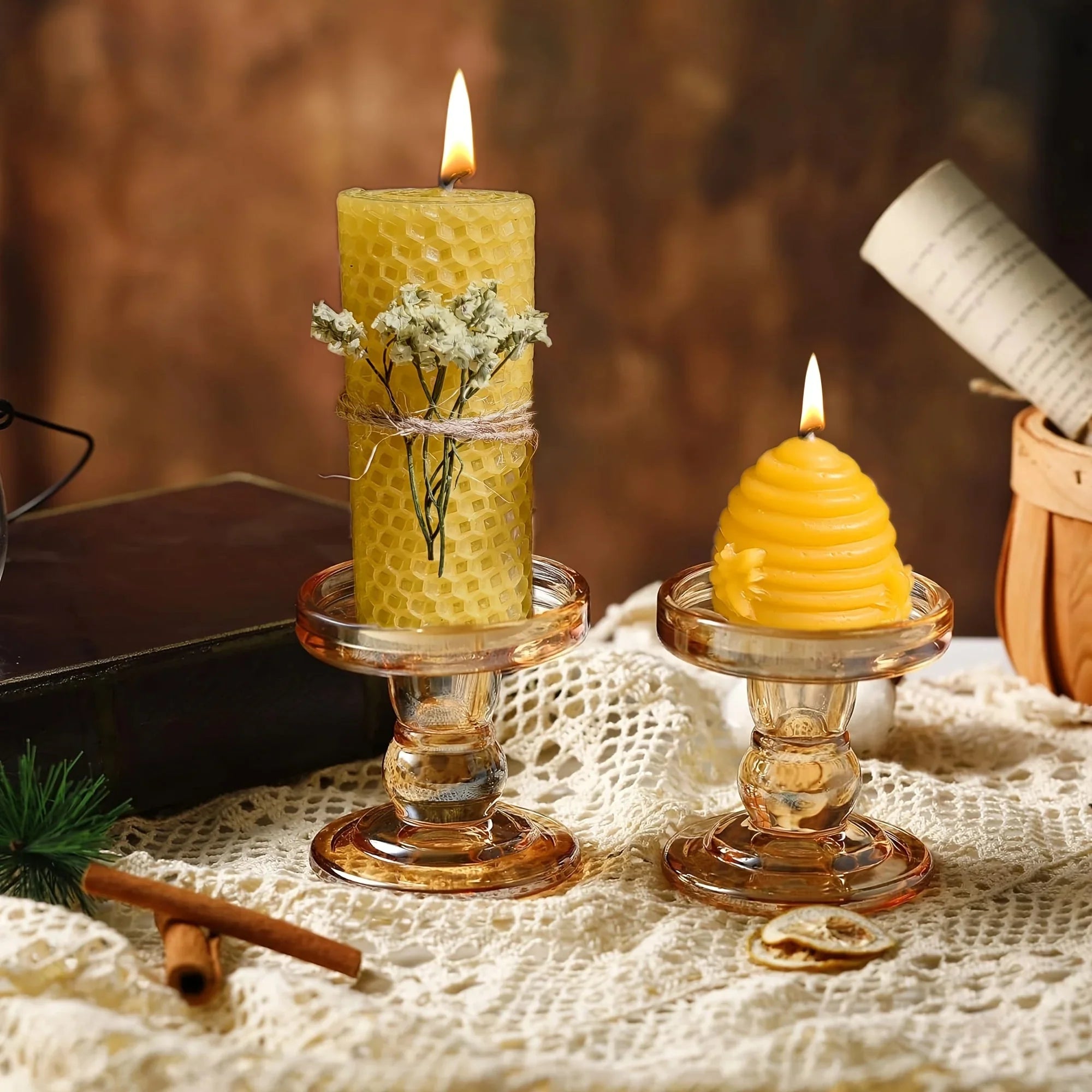 Beeswax candles with honeycomb design, natural wax and warm glow - House of Avana