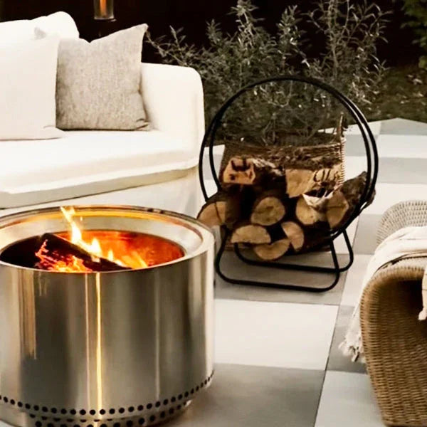 Black iron log holder with loop design, rustic metal décor - House of Avana