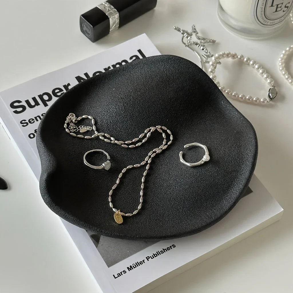 Jewelry Tray - Multifunctional Ceramic Black, close-up view - House Of Avana