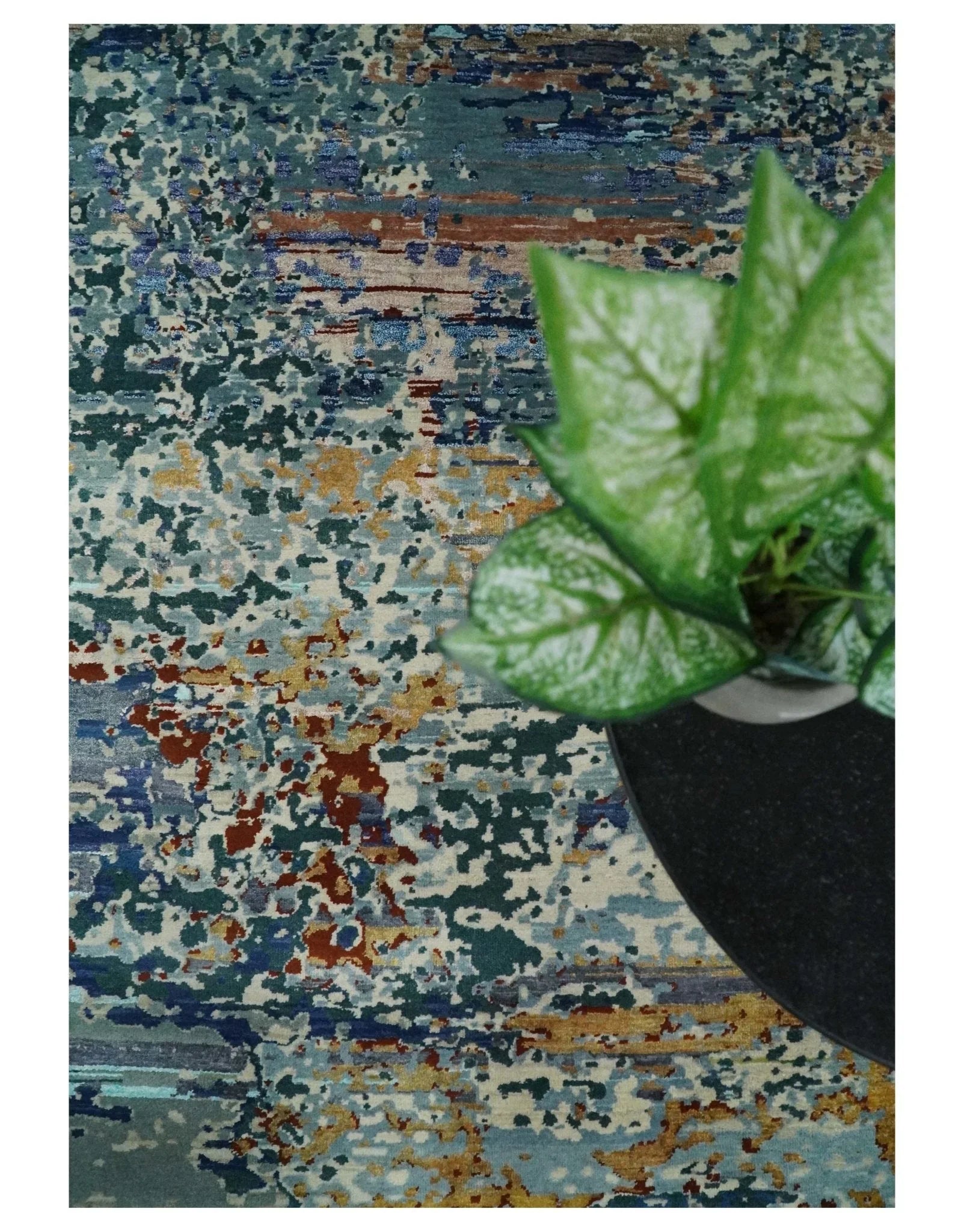 2.6x10 Fine Hand Knotted Blue Modern Abstract Wool and Silk Runner Area Rug | Agr12, detail shot - House Of Avana