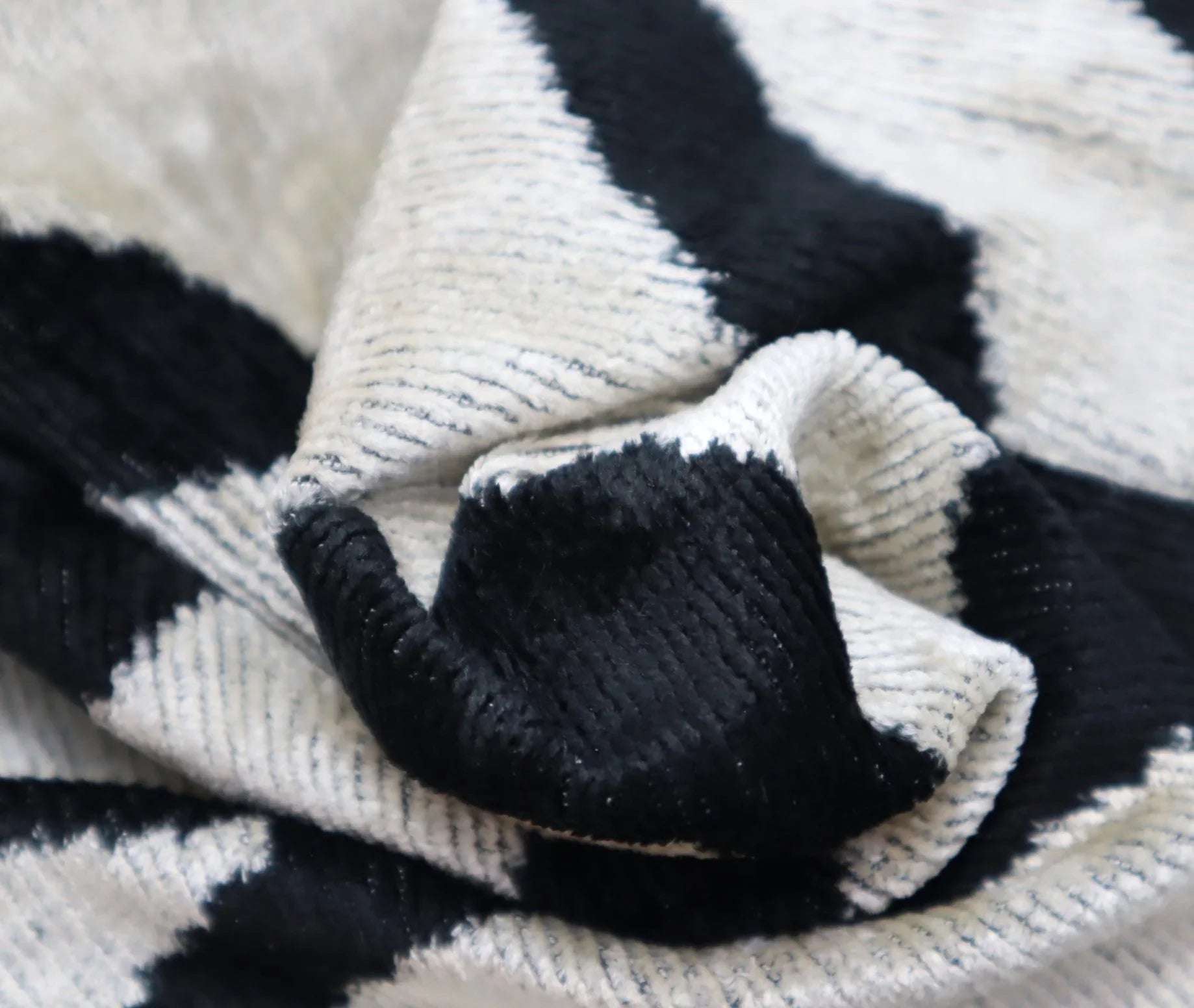 Canvello Luxury Decorative Black White Throw Pillow | 16 x 24 in (40 x 60 cm) Canvello