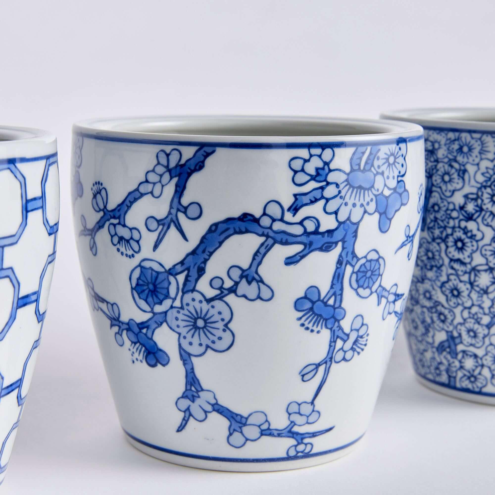 Chinoiserie Blue and White Pots with Floral and Geometric Patterns (Set of 4) Vintage Shopper
