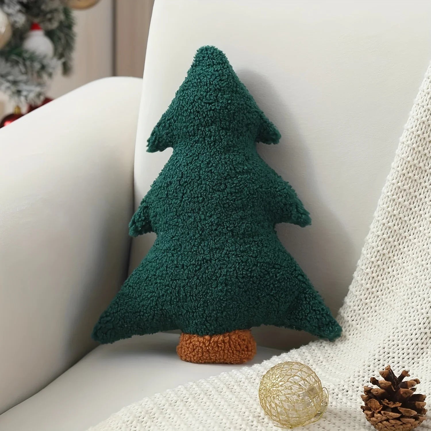 Christmas Tree Plush Dog Toy - Soft Chew Pillow for Puppies & Adult Dogs, Durable Washable Holiday Gift with Festive Red & Green Design House Of Avana