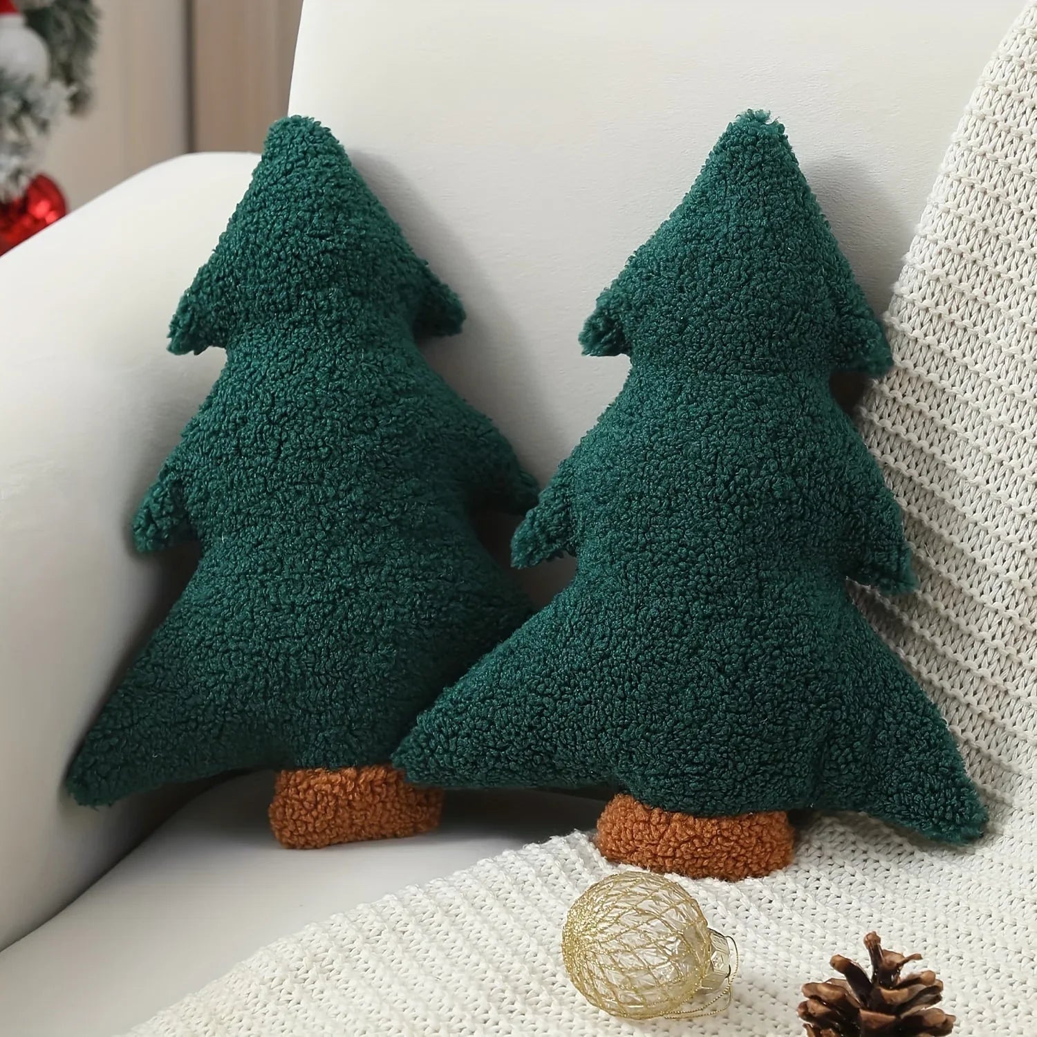 Christmas Tree Plush Dog Toy - Soft Chew Pillow for Puppies & Adult Dogs, Durable Washable Holiday Gift with Festive Red & Green Design House Of Avana