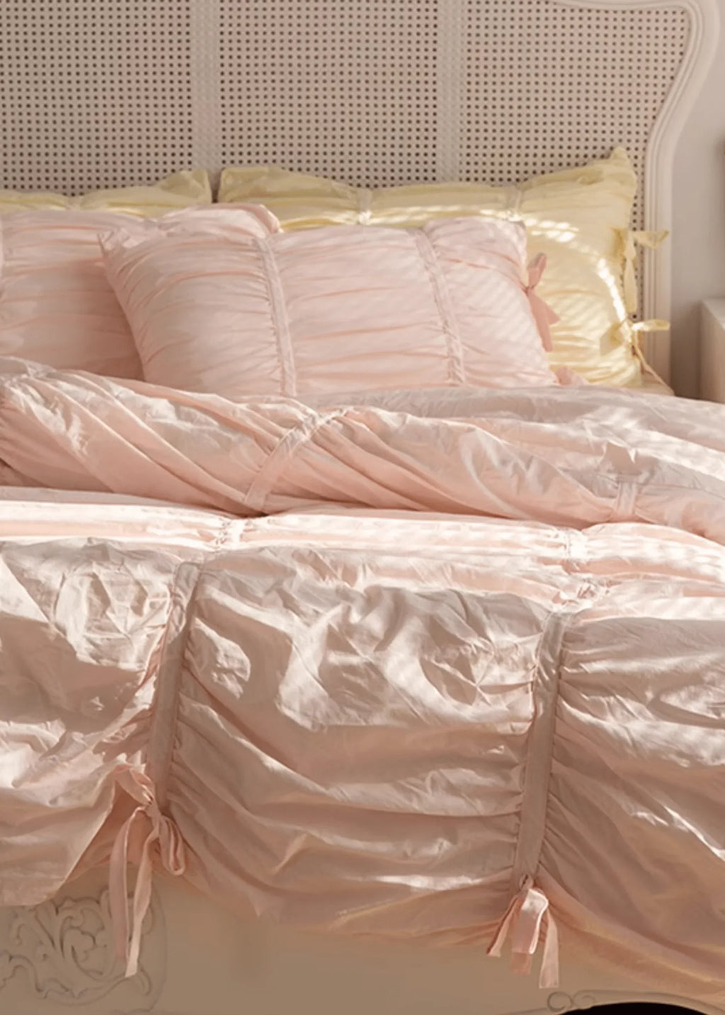 Coquette Ruffle Bedding Set with Ties / Pink Ever Lasting
