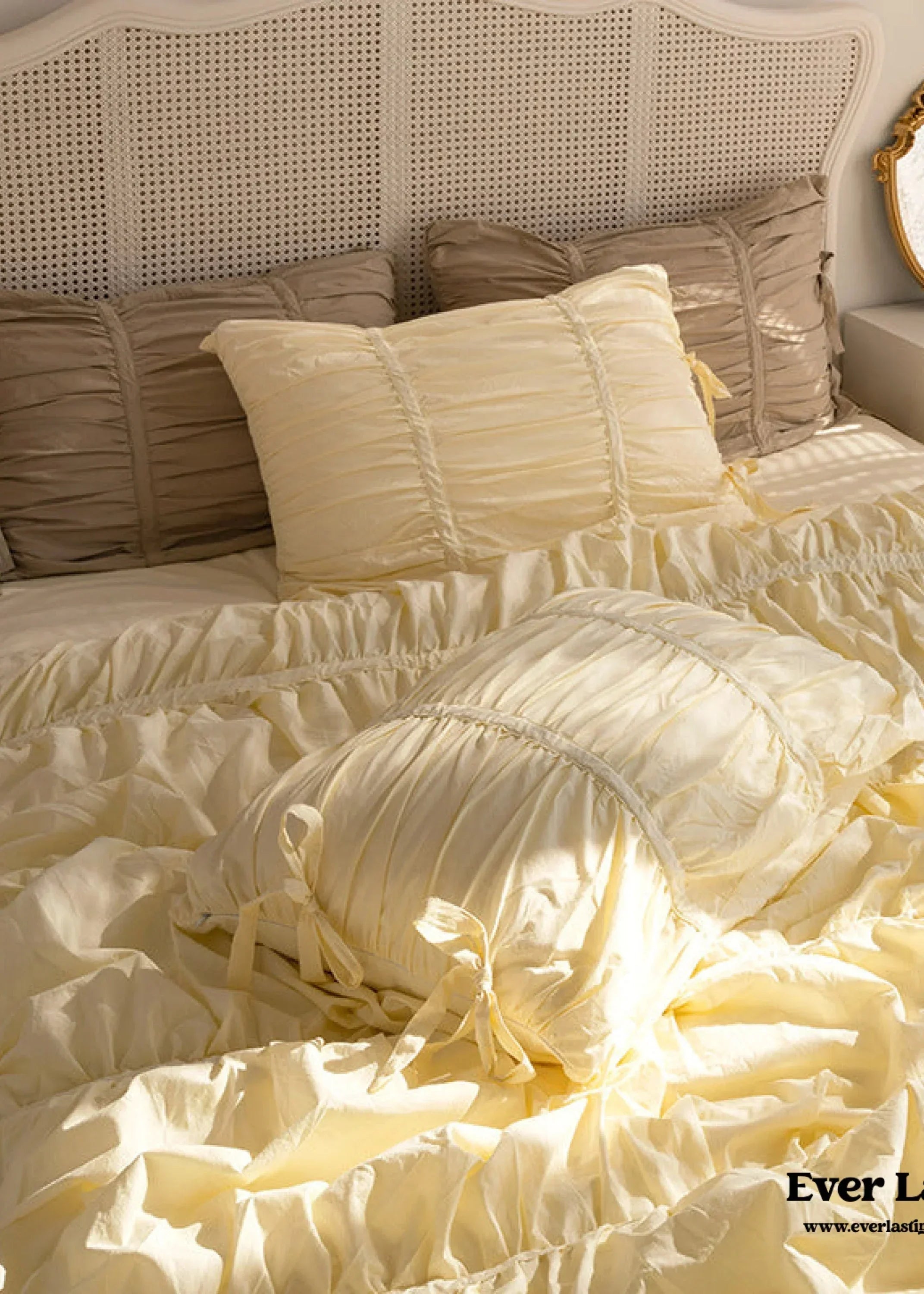 Coquette Ruffle Bedding Set with Ties / White Ever Lasting