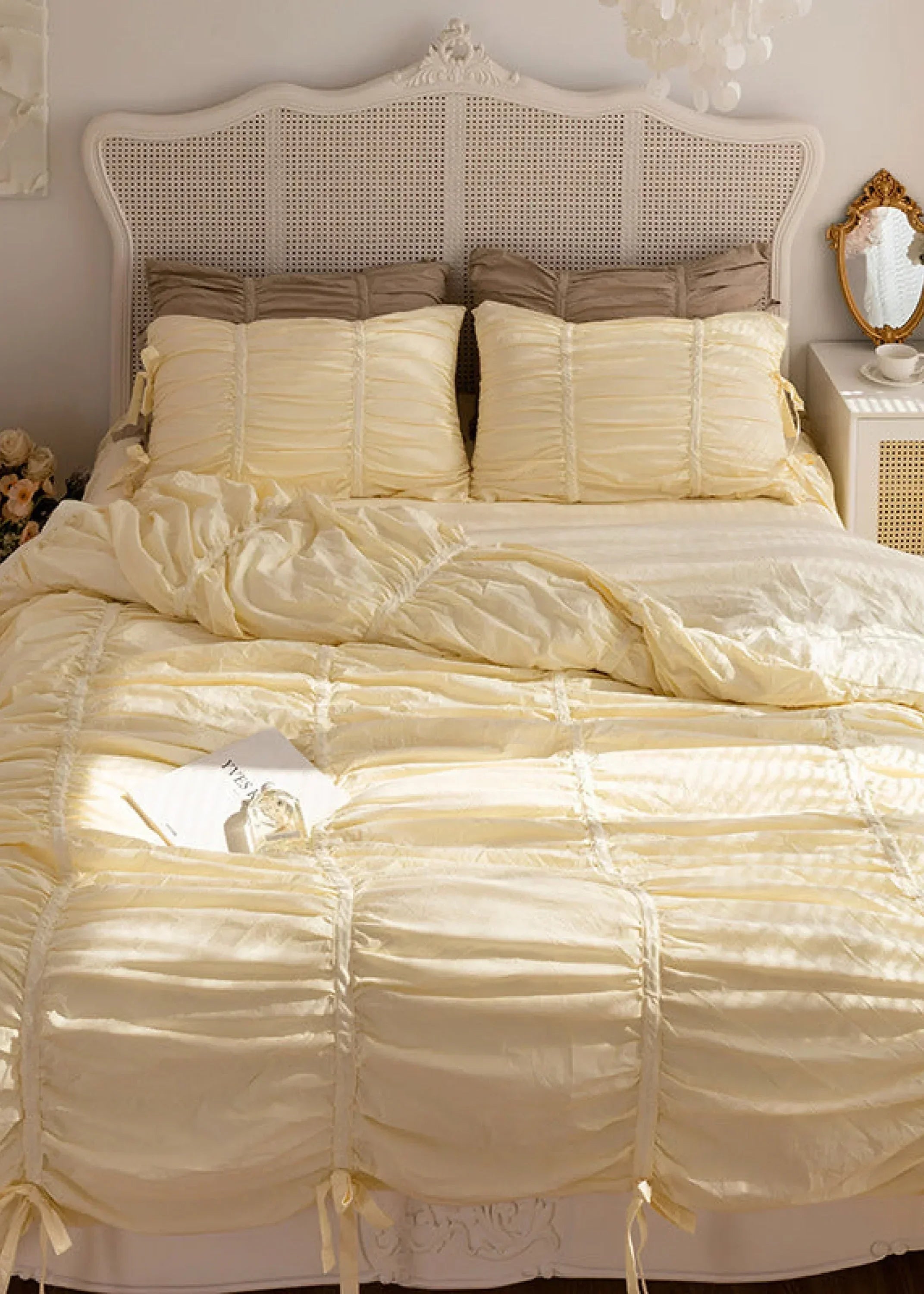 Coquette Ruffle Bedding Set with Ties / White Ever Lasting