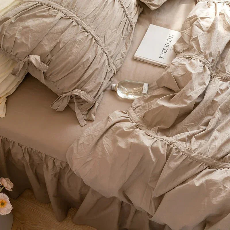 Coquette Ruffle Bedding Set with Ties / White Ever Lasting
