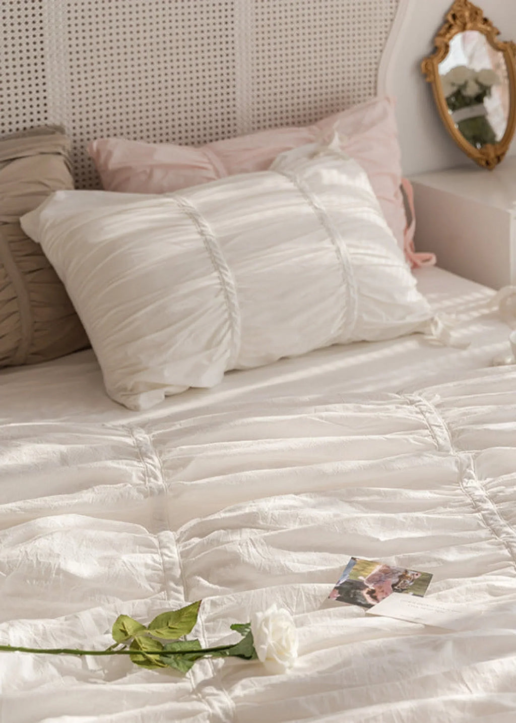 Coquette Ruffle Bedding Set with Ties / White