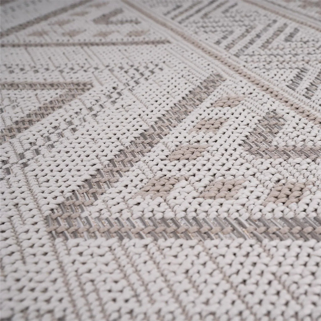 Outdoor Rug for Patio or Balcony Modern Flatweave Boho Trellis in Cream Beige, detail shot - House Of Avana