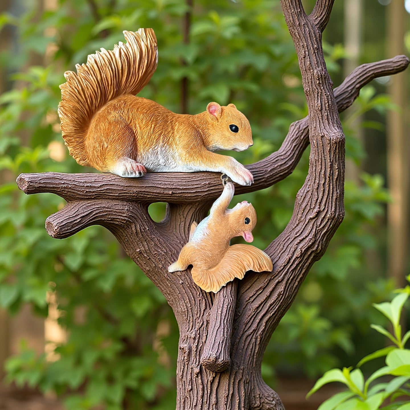 Realistic Mom & Squirrels Climbing Decoration - Brown Wildlife Statues, Resin Tabletop or Garden Decor - No Electricity Needed, Mother's Day Gift for Home, Patio, Yard - Easy-Clean Outdoor/Indoor Decoration, Squirrel Gifts, P House Of Avana