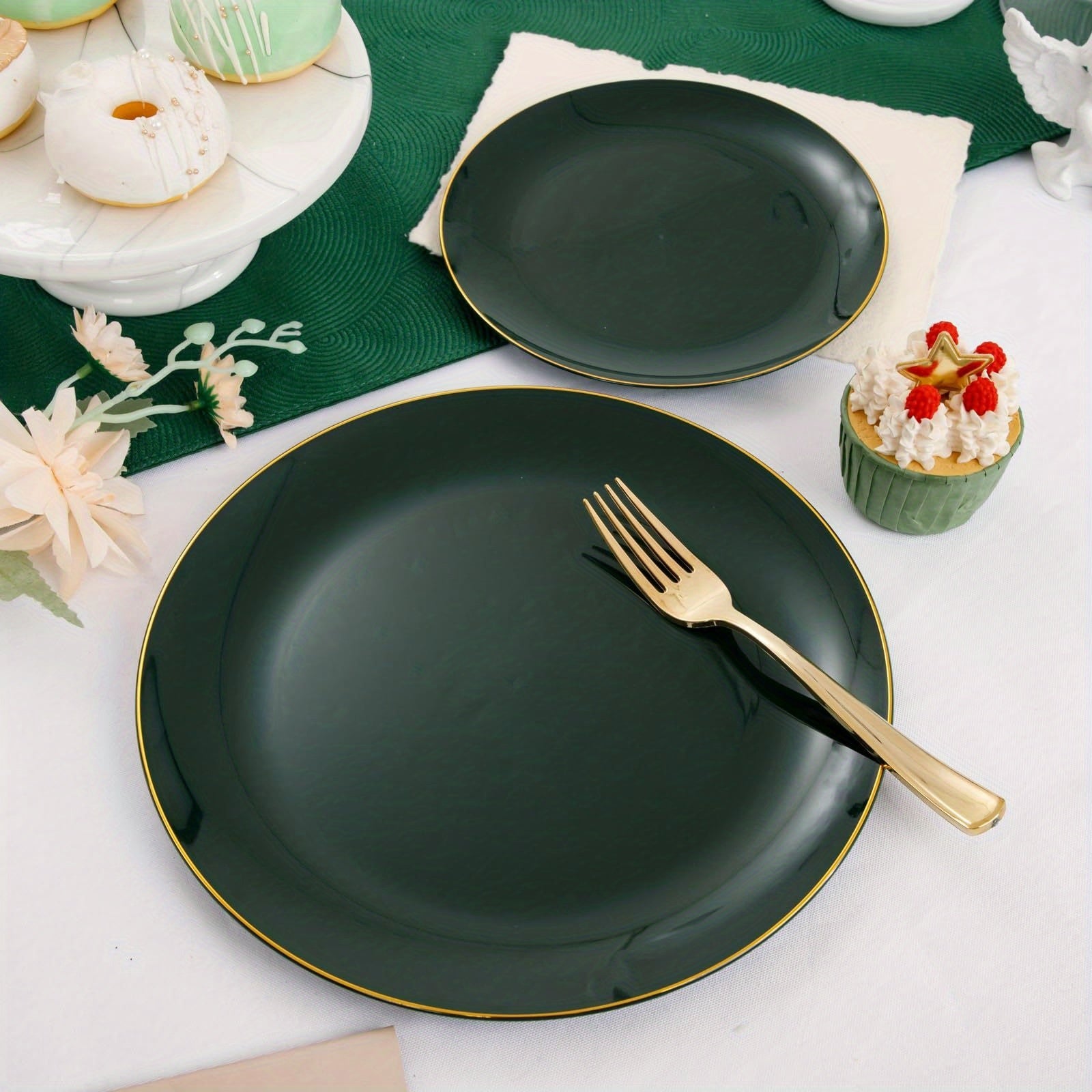 100pcs Golden Green Plastic Plate Cutlery Set - Christmas Decoration, Including 20 Dessert Plates, 20 Dinner Plates, 60 Silverware, Suitable for Weddings, Parties And Birthdays, Christmas Parties House Of Avana