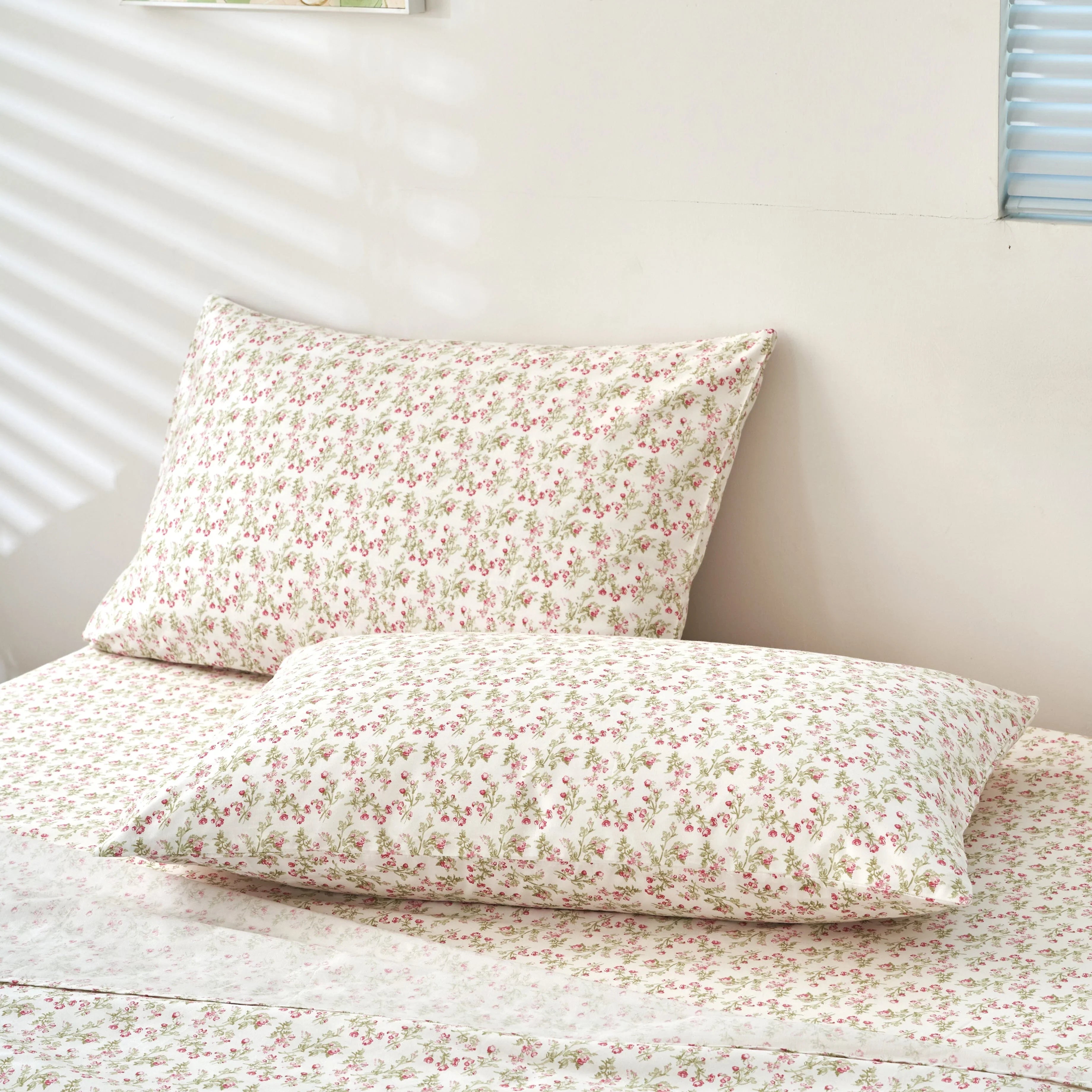 DaDa Bedding Collection Romantic Coquette Sheet Set - 100% Cotton [ Poplin Cotton ] Floral Fitted & Flat Sheets with Pillowcases - Deep Pocket Design - Soft, Breathable, Wrinkle-Resistant DaDalogy Bedding Collection