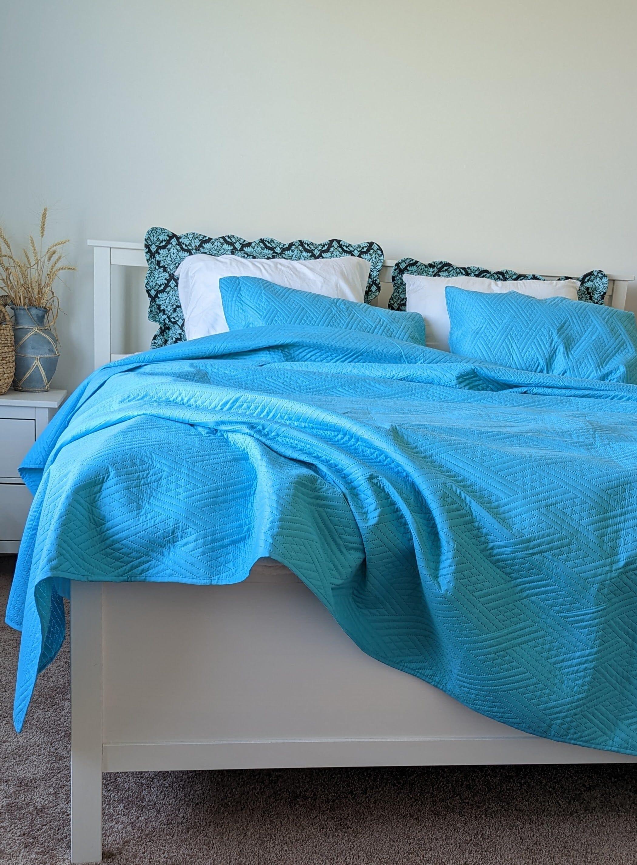 DaDa Bedding Gentle Wave Turquoise Teal Blue Lagoon Lightweight Quilted Bedspread Set (LH3000) DaDalogy Bedding Collection