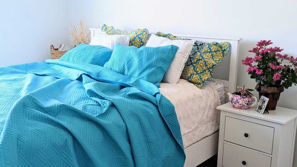 DaDa Bedding Gentle Wave Turquoise Teal Blue Lagoon Lightweight Quilted Bedspread Set (LH3000) DaDalogy Bedding Collection