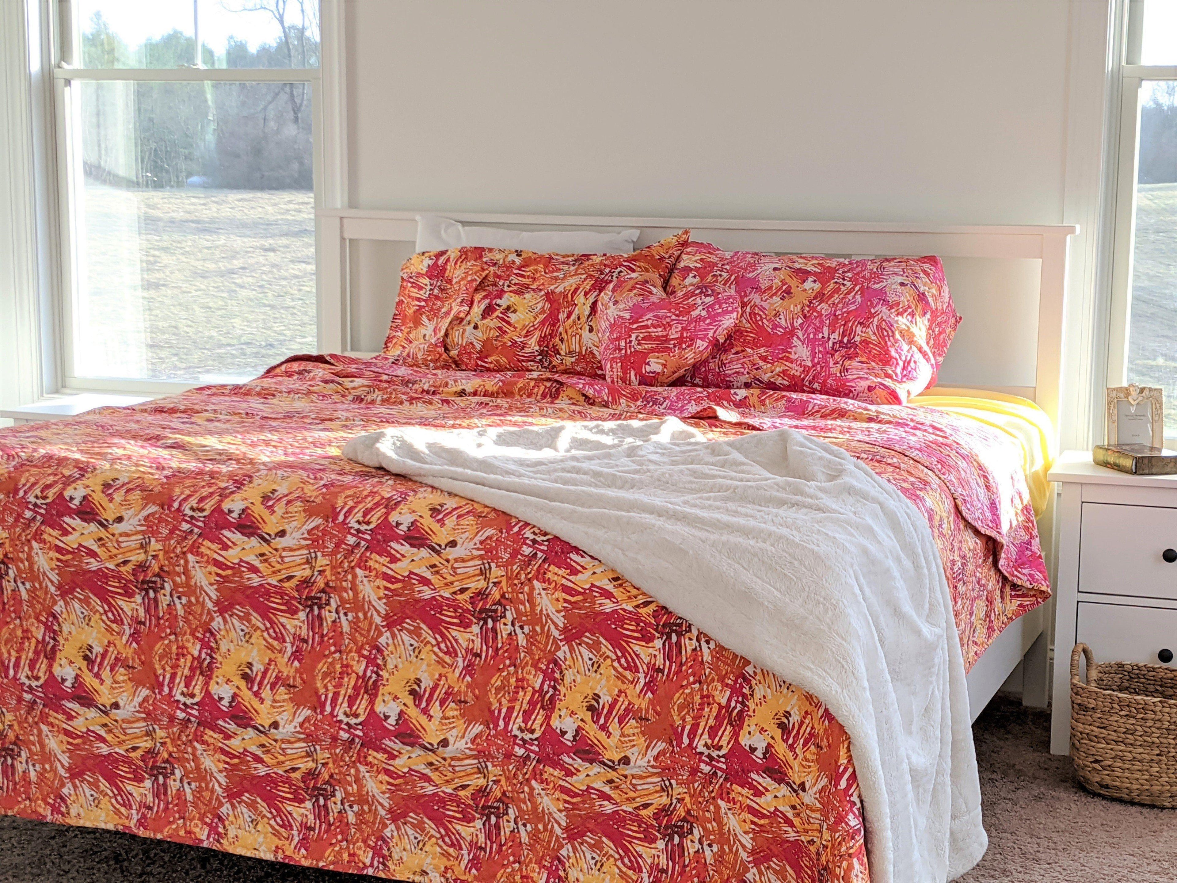 DaDa Bedding Lovely Pop of Colors Lightweight Reversible Quilted Bedspread Set (KBJ1625) DaDalogy Bedding Collection