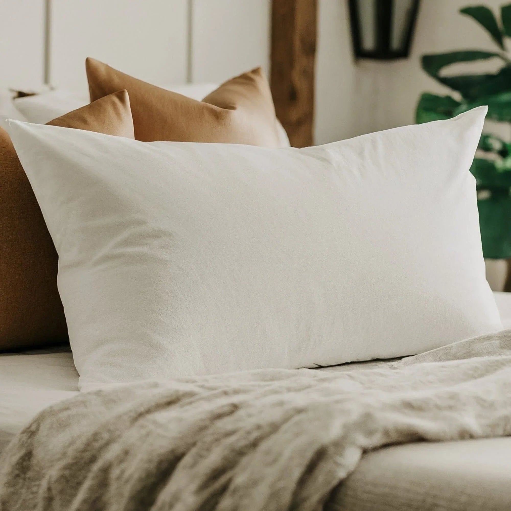 Dada Bedding Luxury 20x28 Pillow Insert - Soft Medium Firm, Premium Polyester, Perfect for Side and Back Sleepers DaDalogy Bedding Collection