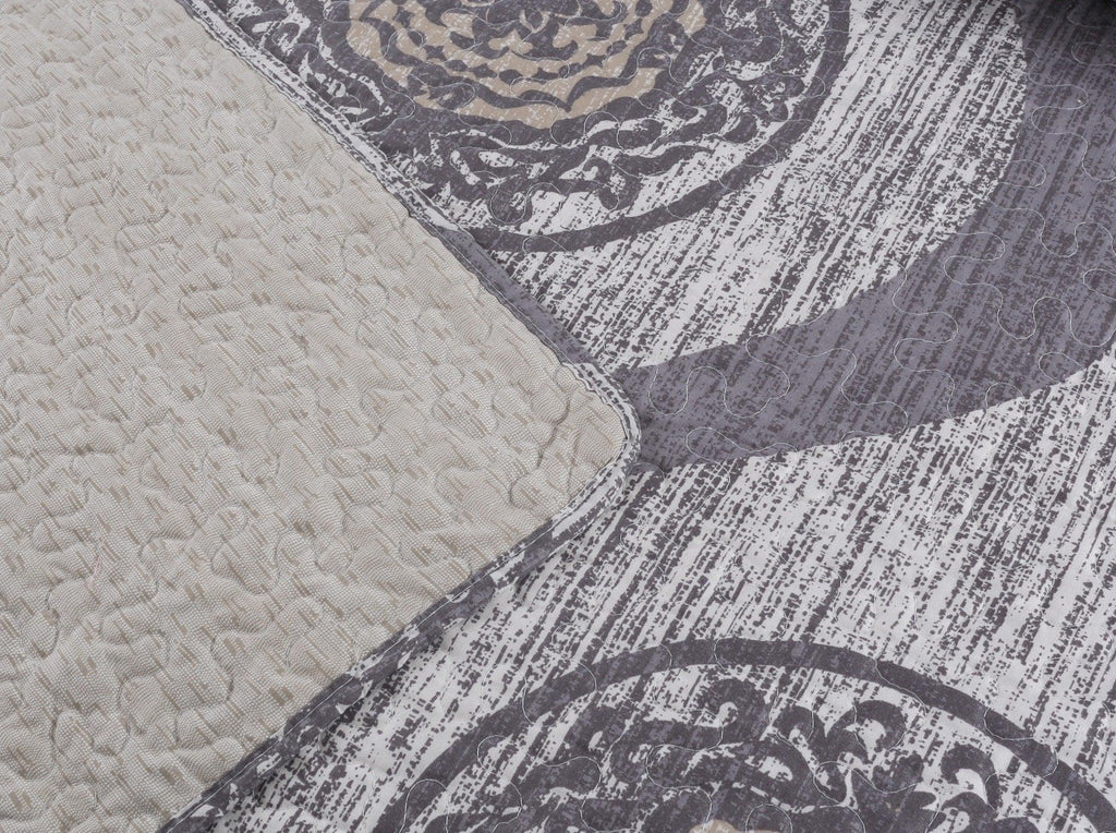 DaDa Bedding Rustic Grey Mosaic Distressed Medallion Reversible Quilted Bedspread Set (SD16299) DaDalogy Bedding Collection