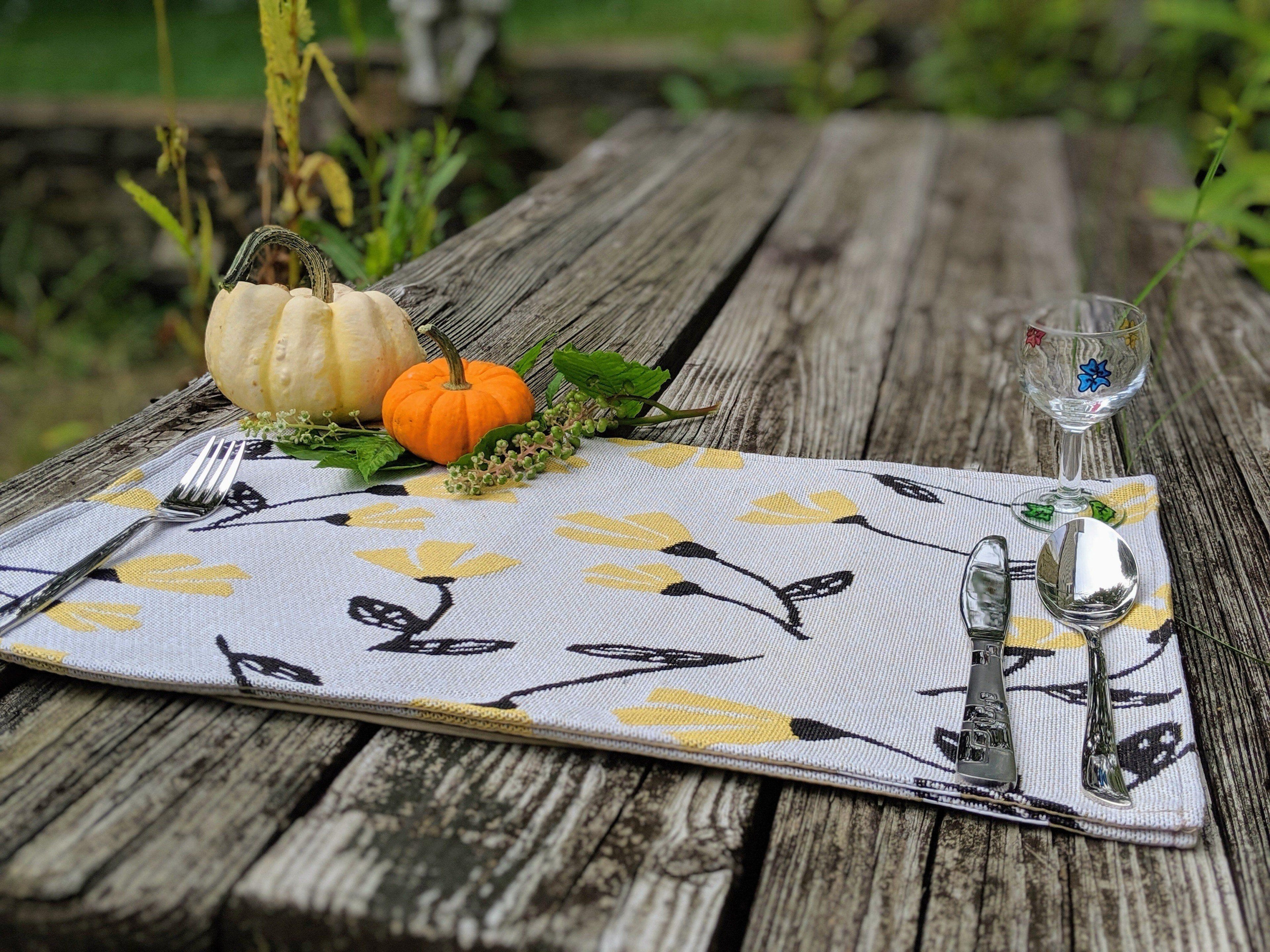 DaDa Bedding Set of 4-Pieces Sunshine Yellow Fleur Spring Tapestry Dining Table Placemats 13” x 19” (18112)