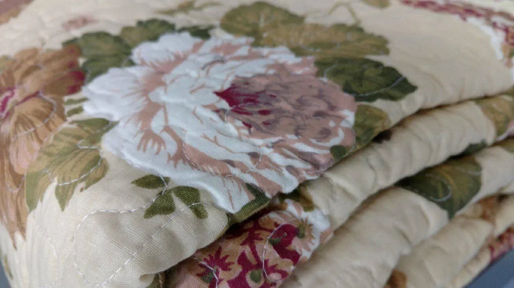 DaDa Bedding Vintage Cottage Rose Garden Floral Ivory Yellow Cotton Scalloped Quilted Bedspread Set (DXJ103478) DaDalogy Bedding Collection