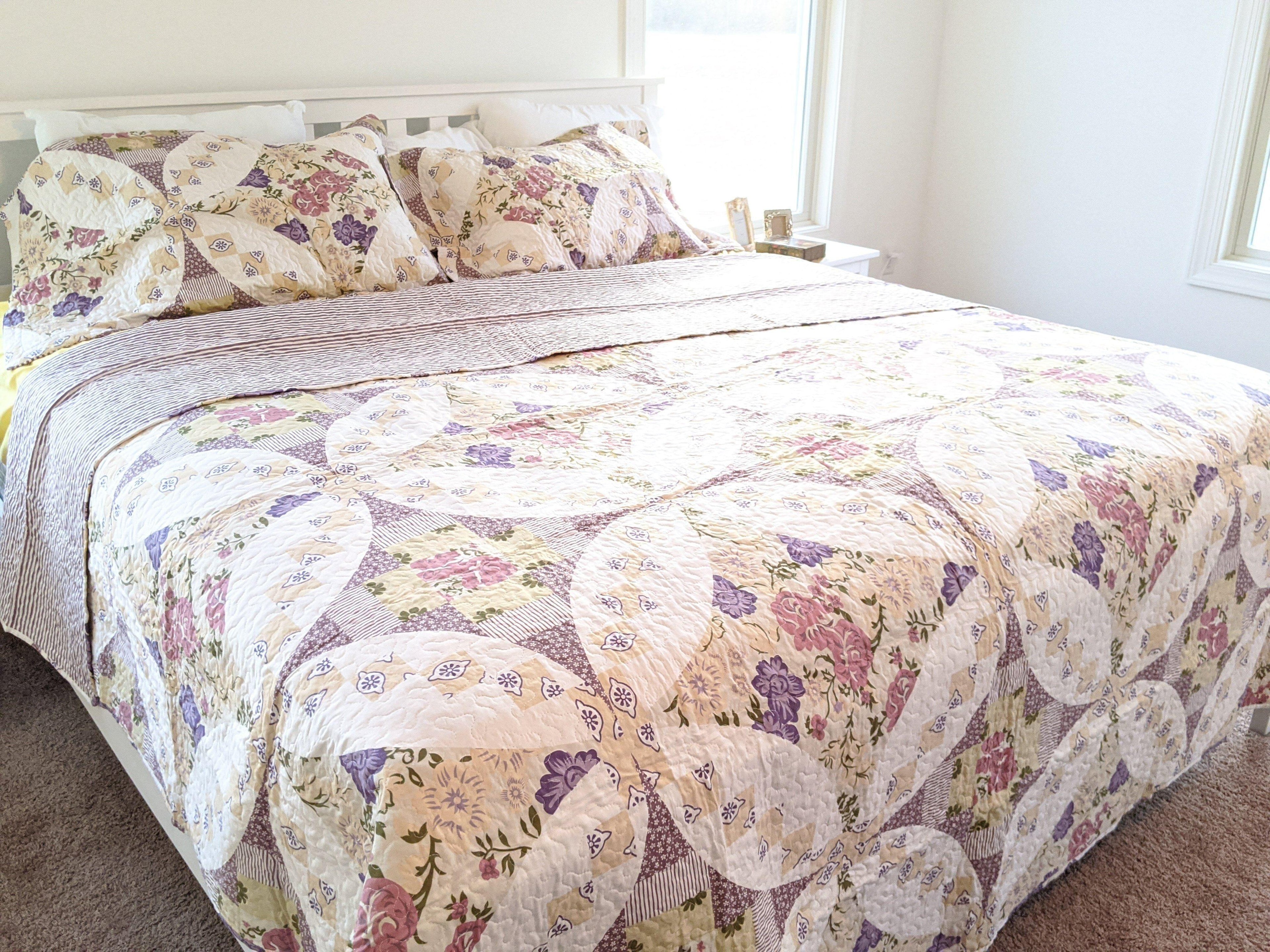 DaDa Bedding Wisteria Cottage Roses Floral Lightweight Quilted Bedspread Set (HS-1003) DaDalogy Bedding Collection