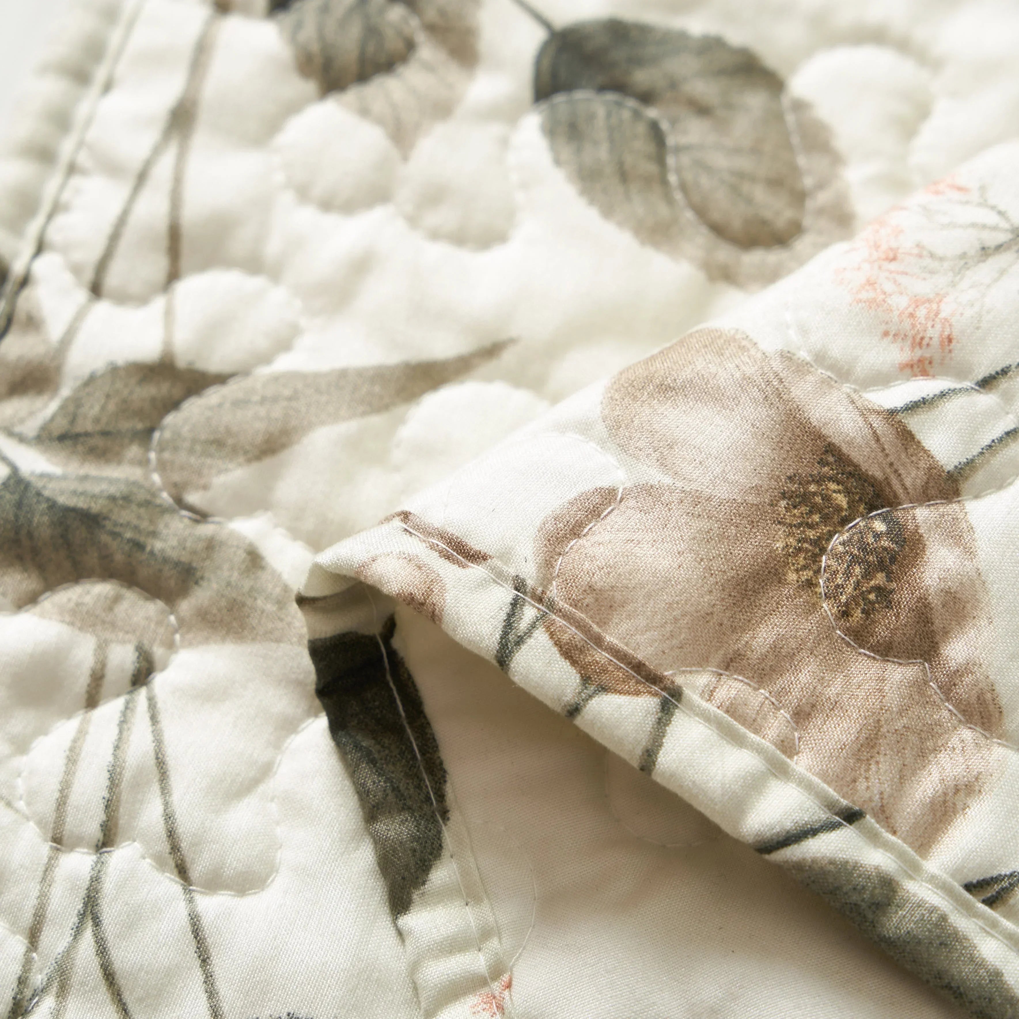 DaDalogy Enchanted Meadow Placemats - Set of 4, Floral Elegance in Beige, Rose, and Soft Green, Premium Soft Microfiber, Perfect for Any Meal, 13x19 Inches DaDalogy Bedding Collection