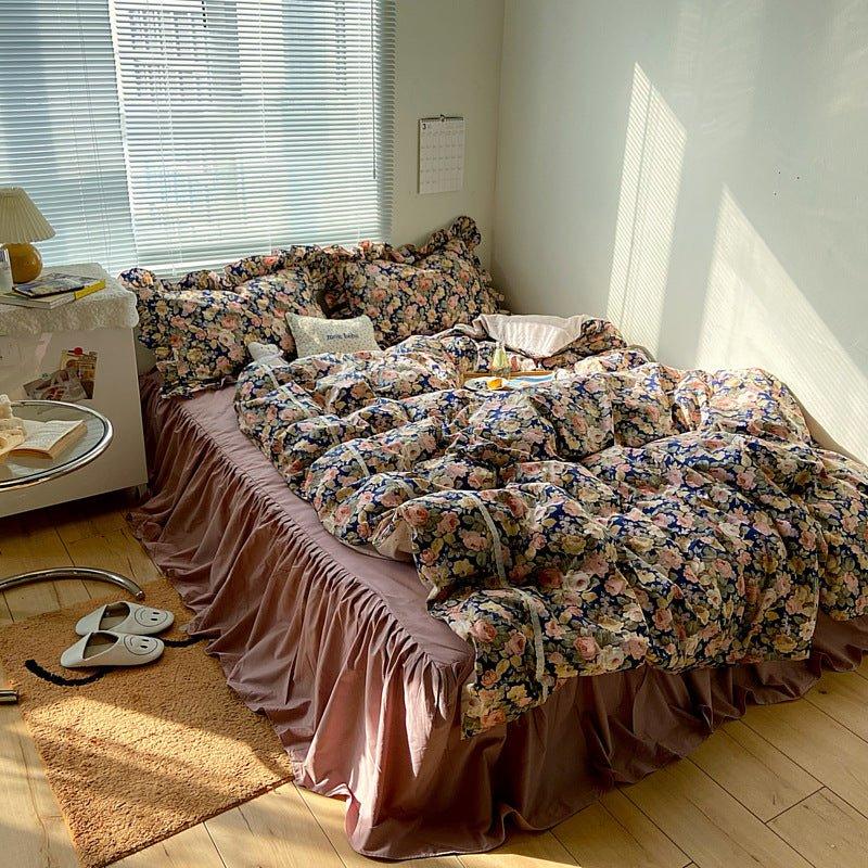 Dark Garden Floral Bedding Set / Beige Mix Ever Lasting