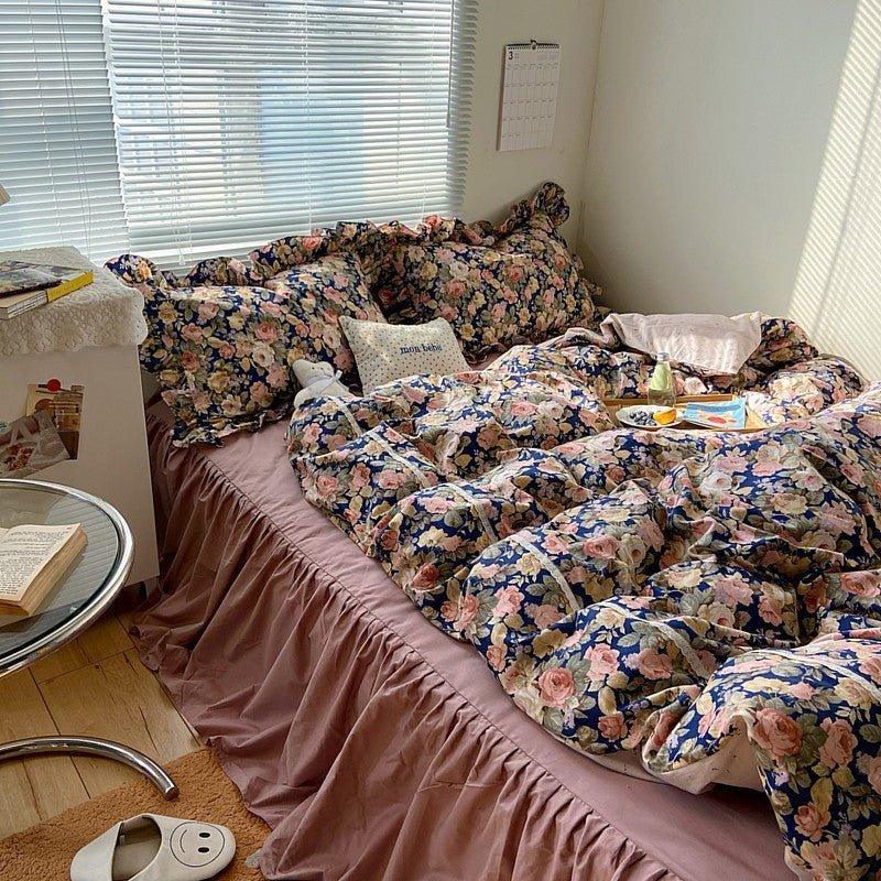 Dark Garden Floral Bedding Set / Beige Mix Ever Lasting