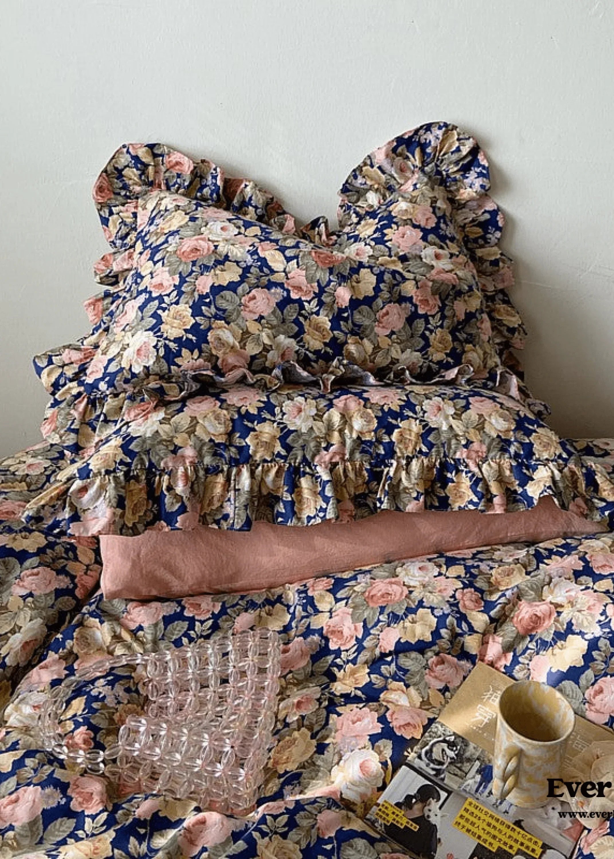 Dark Garden Floral Bedding Set / Beige Mix Ever Lasting