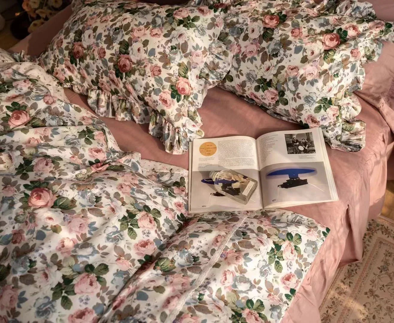 Dark Garden Floral Bedding Set / Beige Mix Ever Lasting