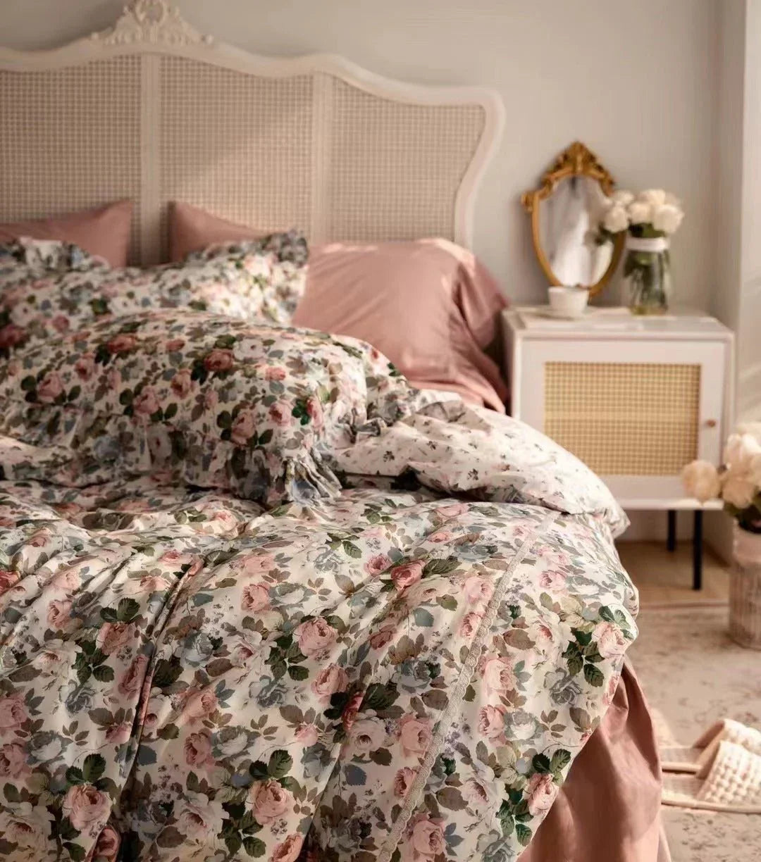 Dark Garden Floral Bedding Set / Beige Mix Ever Lasting