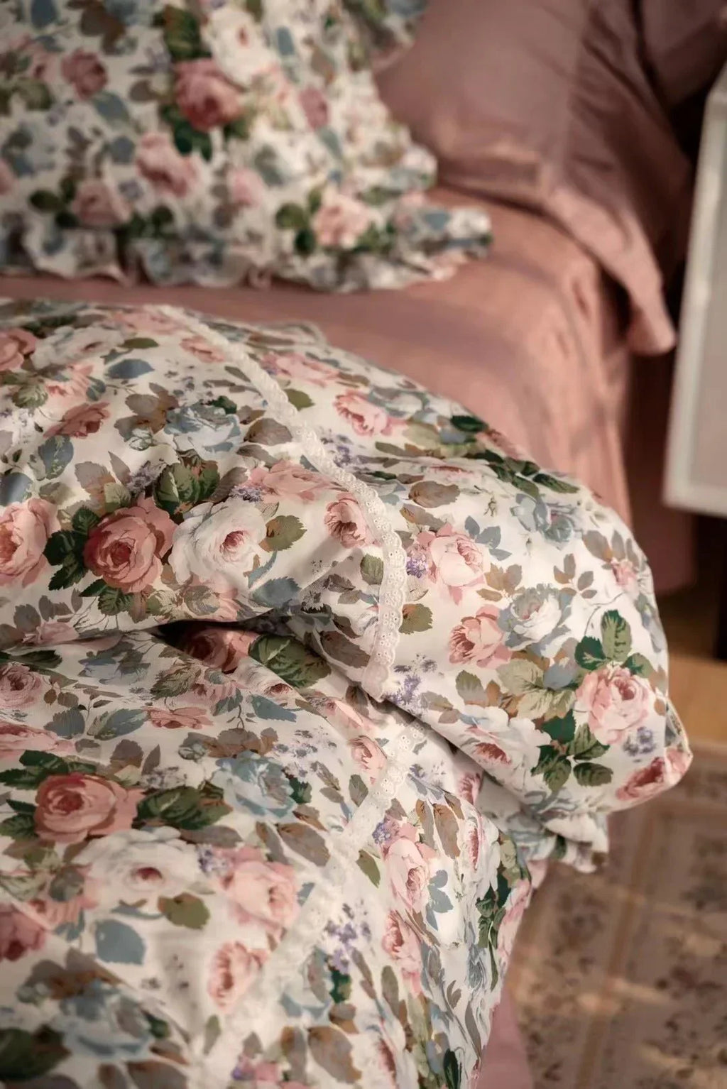 Dark Garden Floral Bedding Set / Beige Mix Ever Lasting
